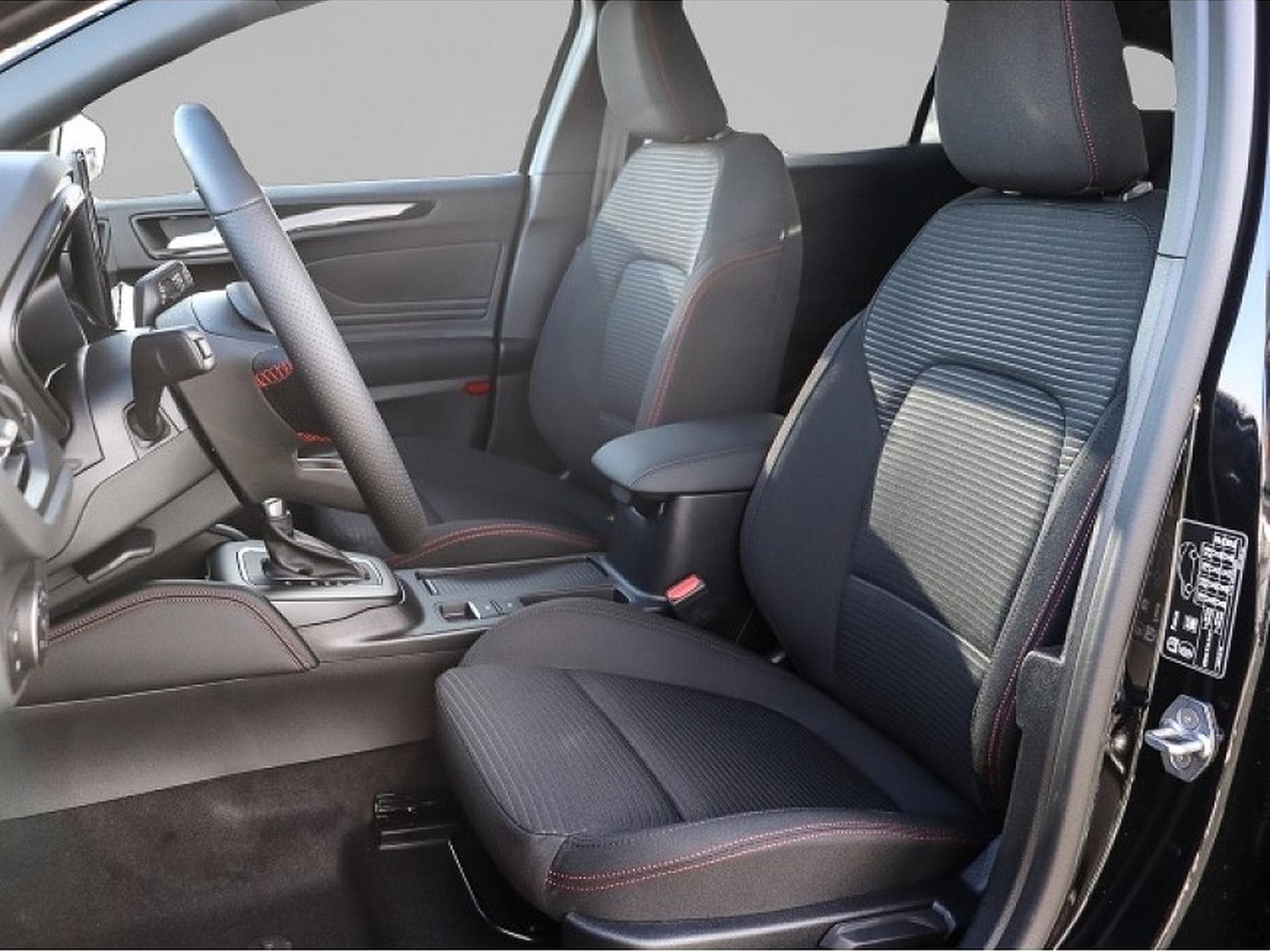 Ford Focus (2025) - Photo 6