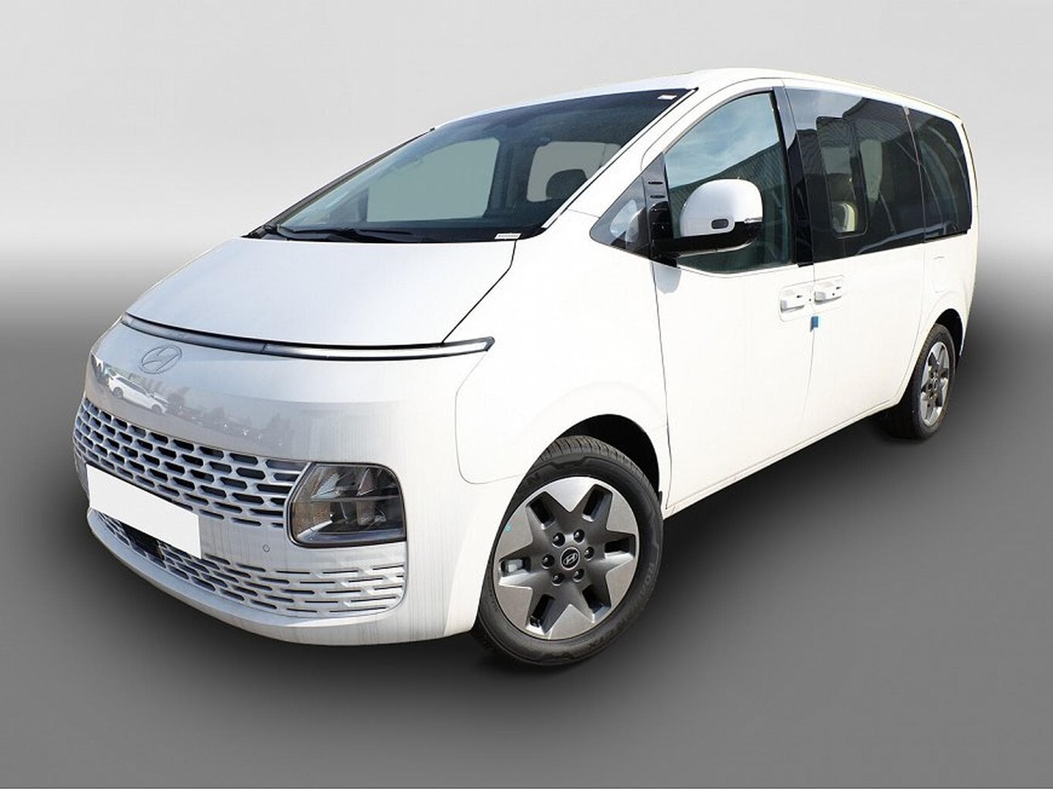 Hyundai Staria (2025) - Photo 1