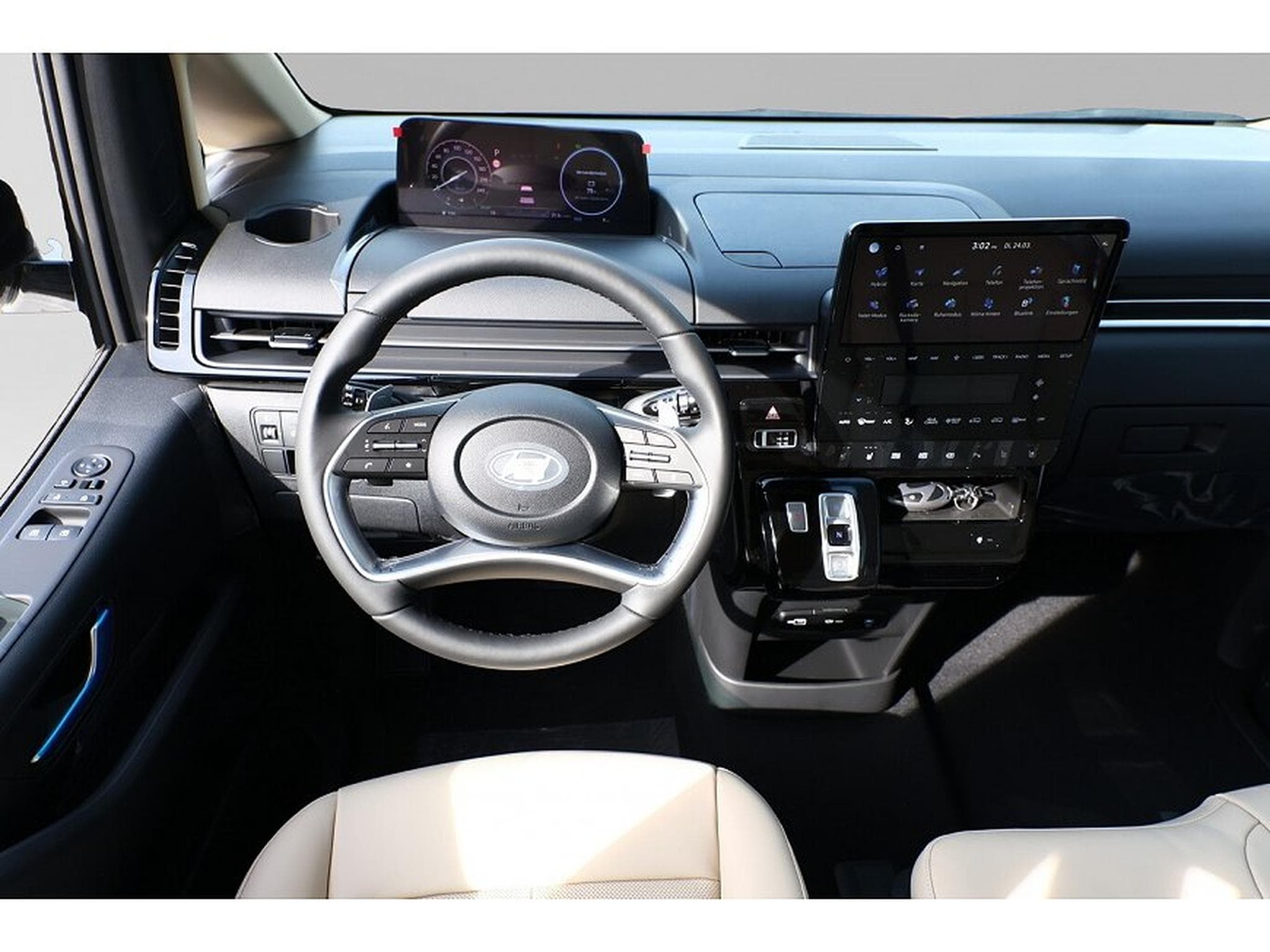 Hyundai Staria (2025) - Photo 6