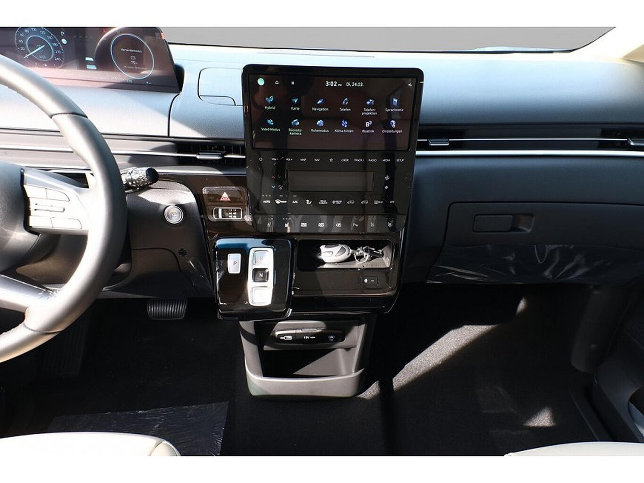 Hyundai Staria (2025) - Photo 7