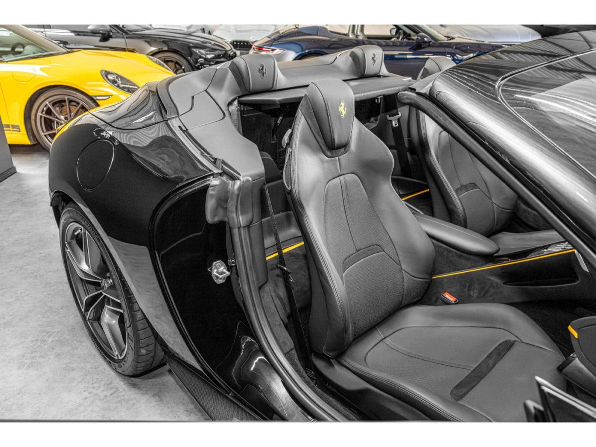 Ferrari Roma SPIDER _ACC_CARBON_360°_MATRIX_*FULL* (2024) - Foto 11