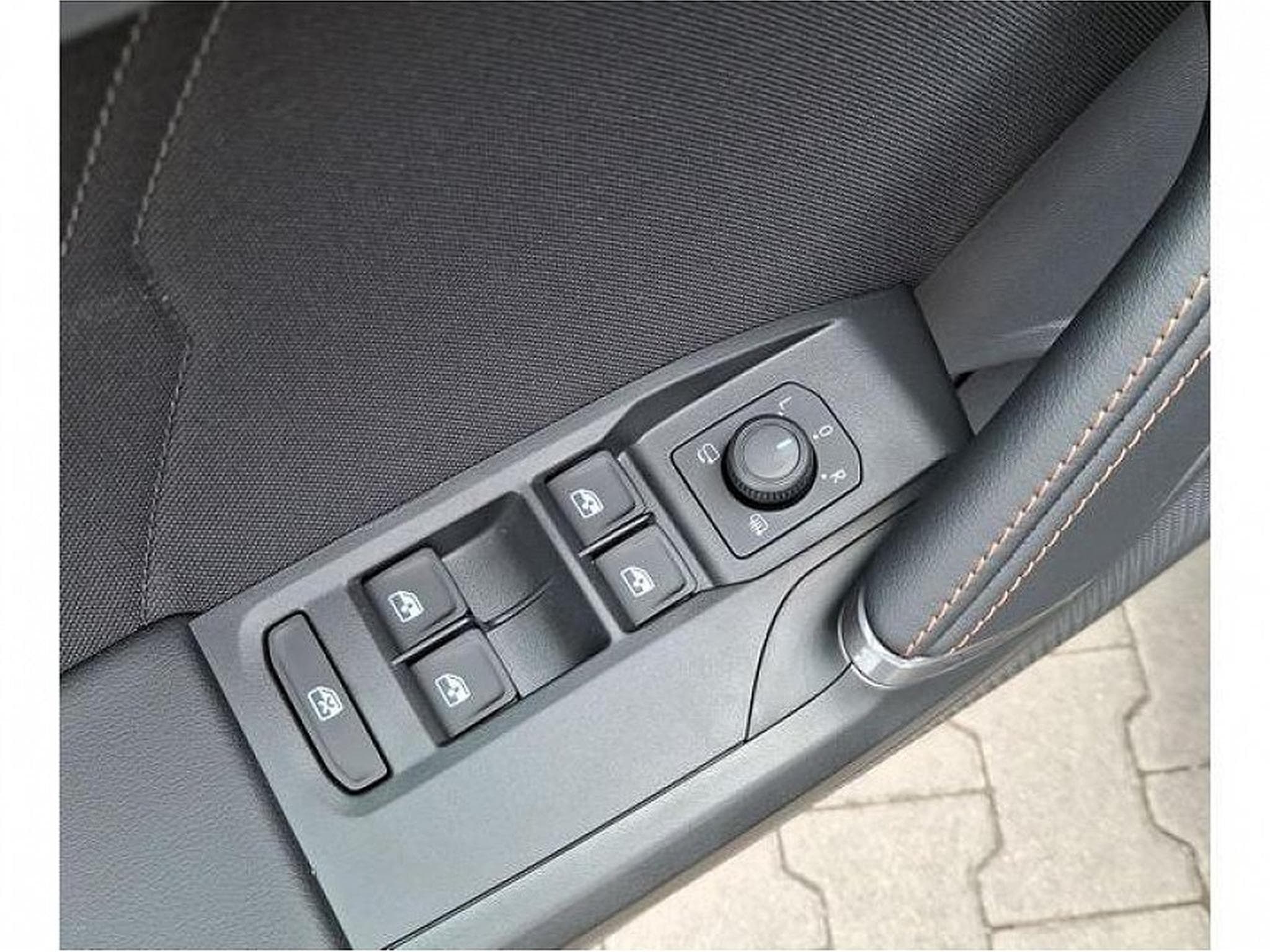 Cupra Leon (2025) - Photo 10