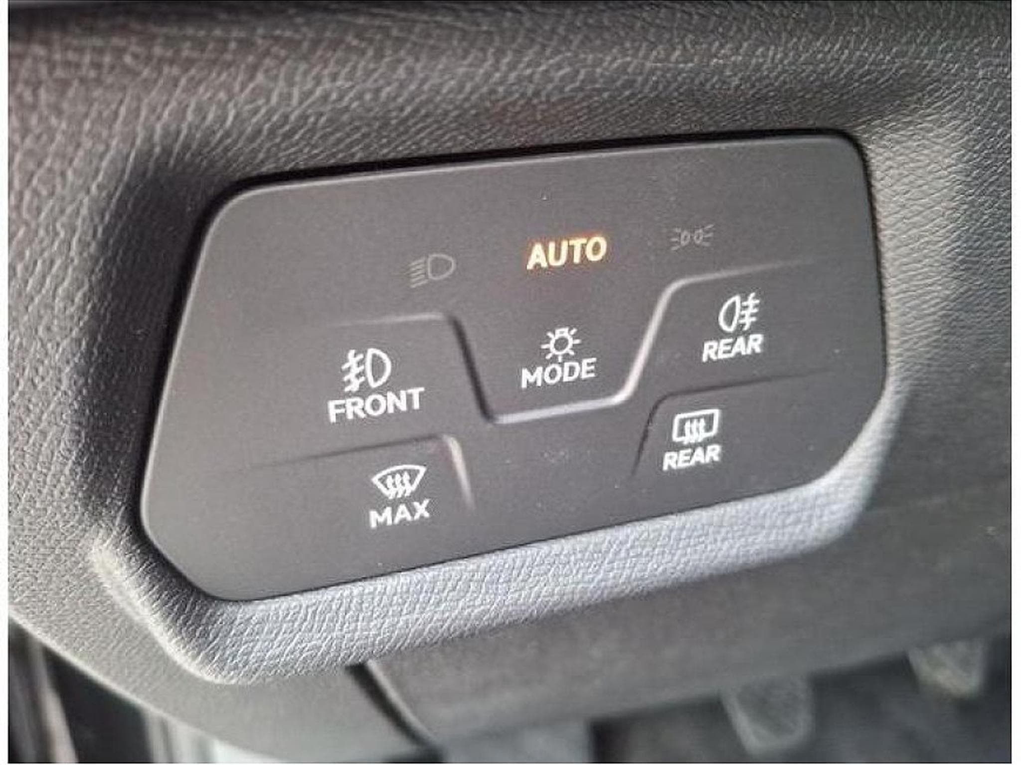 Cupra Leon (2025) - Photo 11