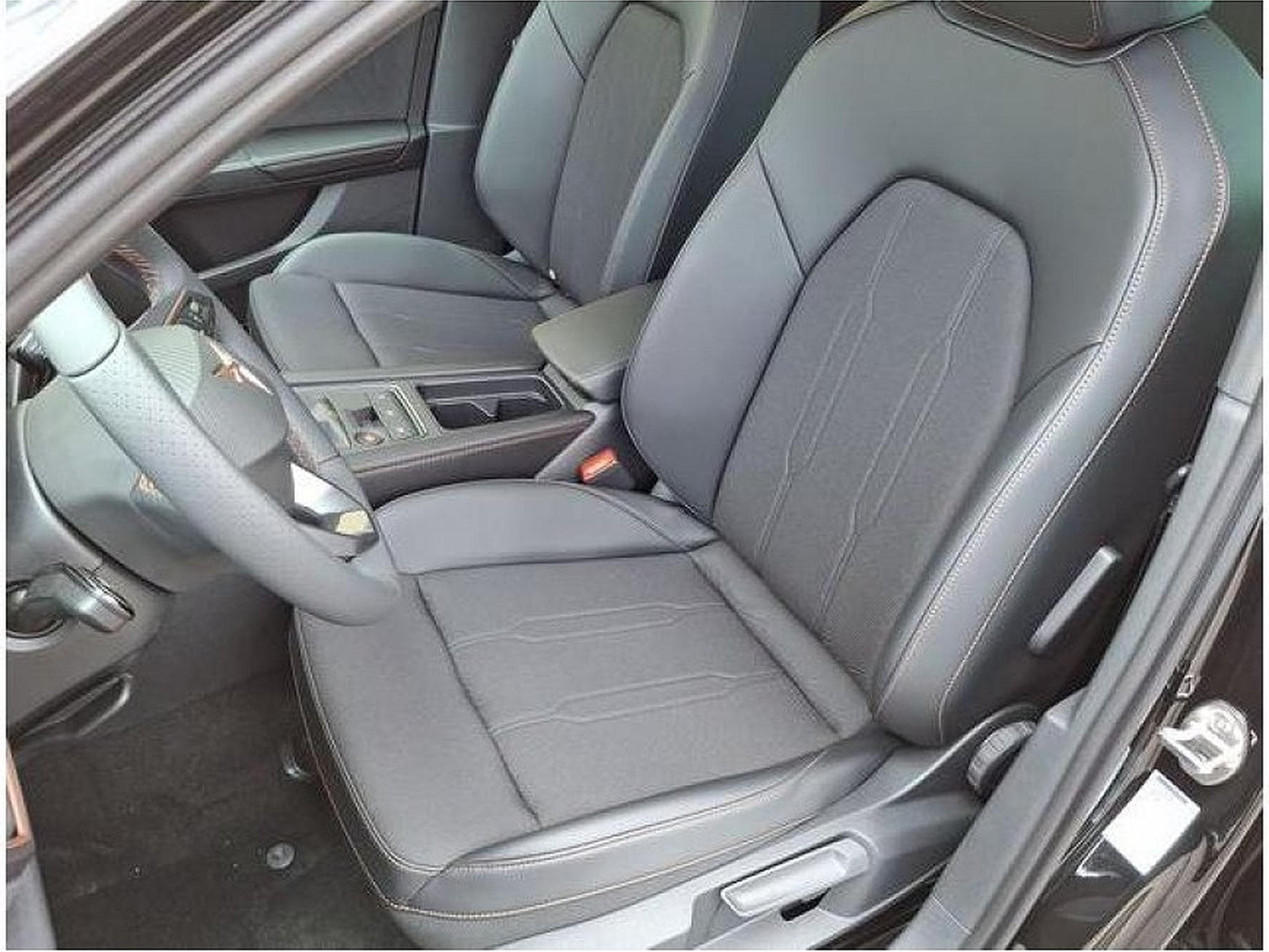 Cupra Leon (2025) - Photo 13