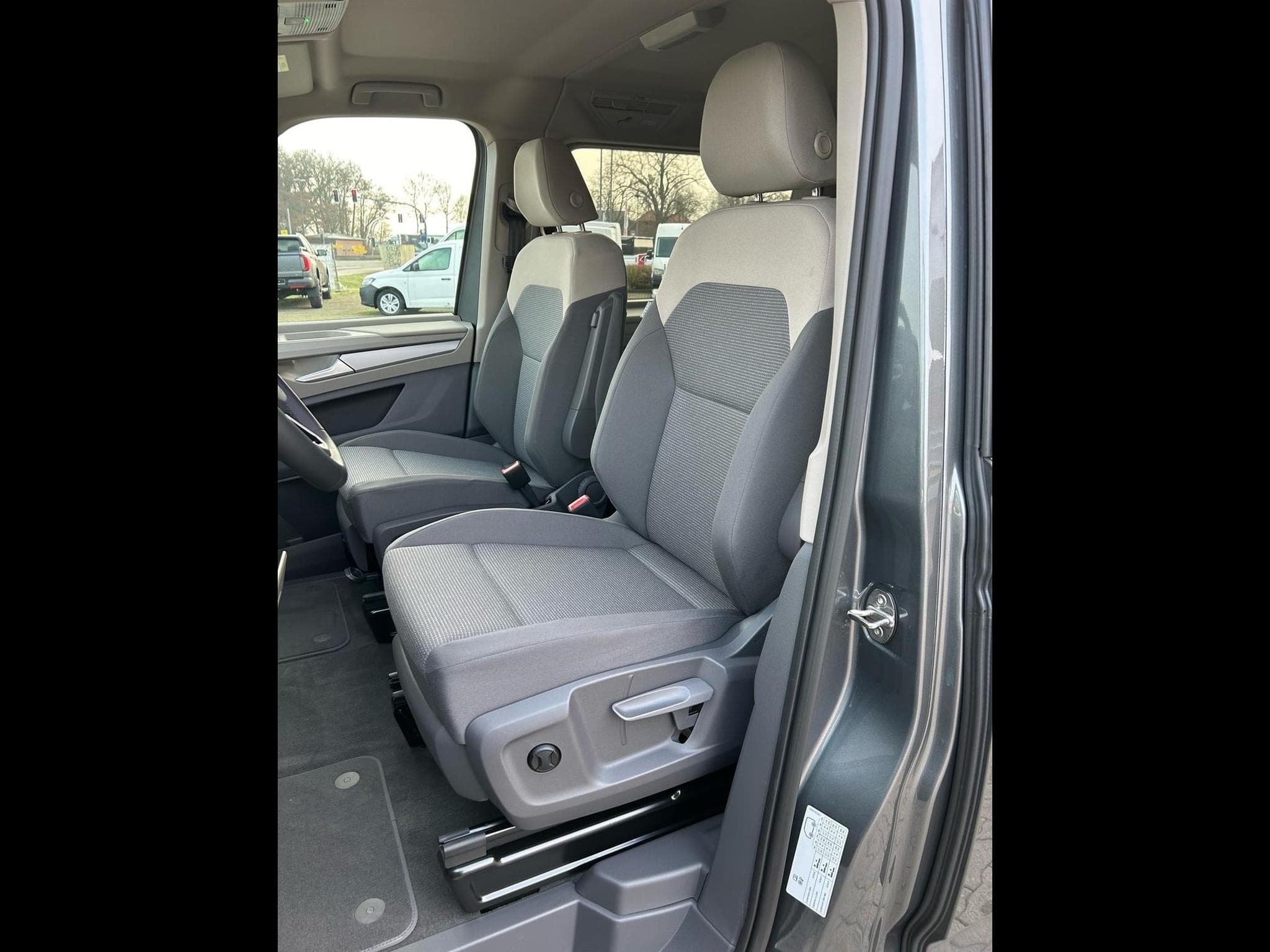 VW T7 LIFE (2026) - Foto 5