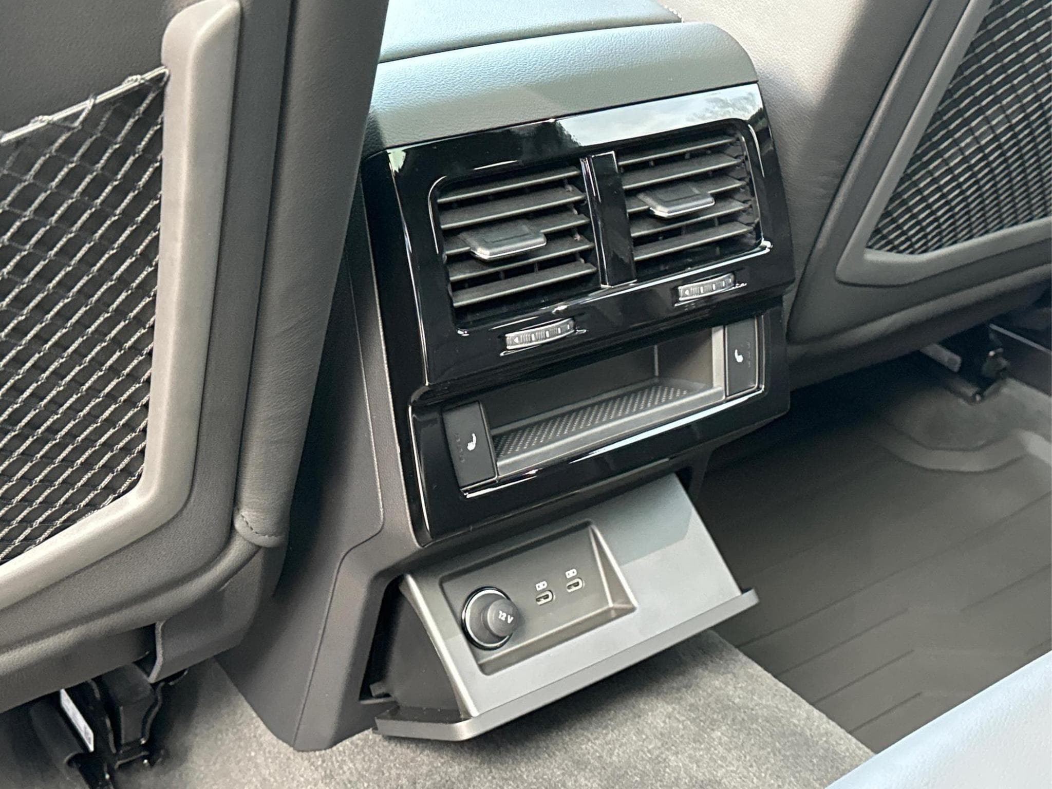 VW Touareg R FINAL EDITION (2026) - Photo 19