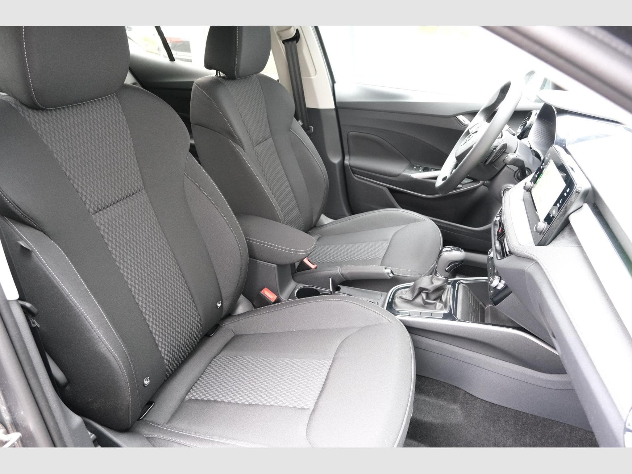 Skoda Fabia 1.5 TSI DSG (2025) - Foto 23