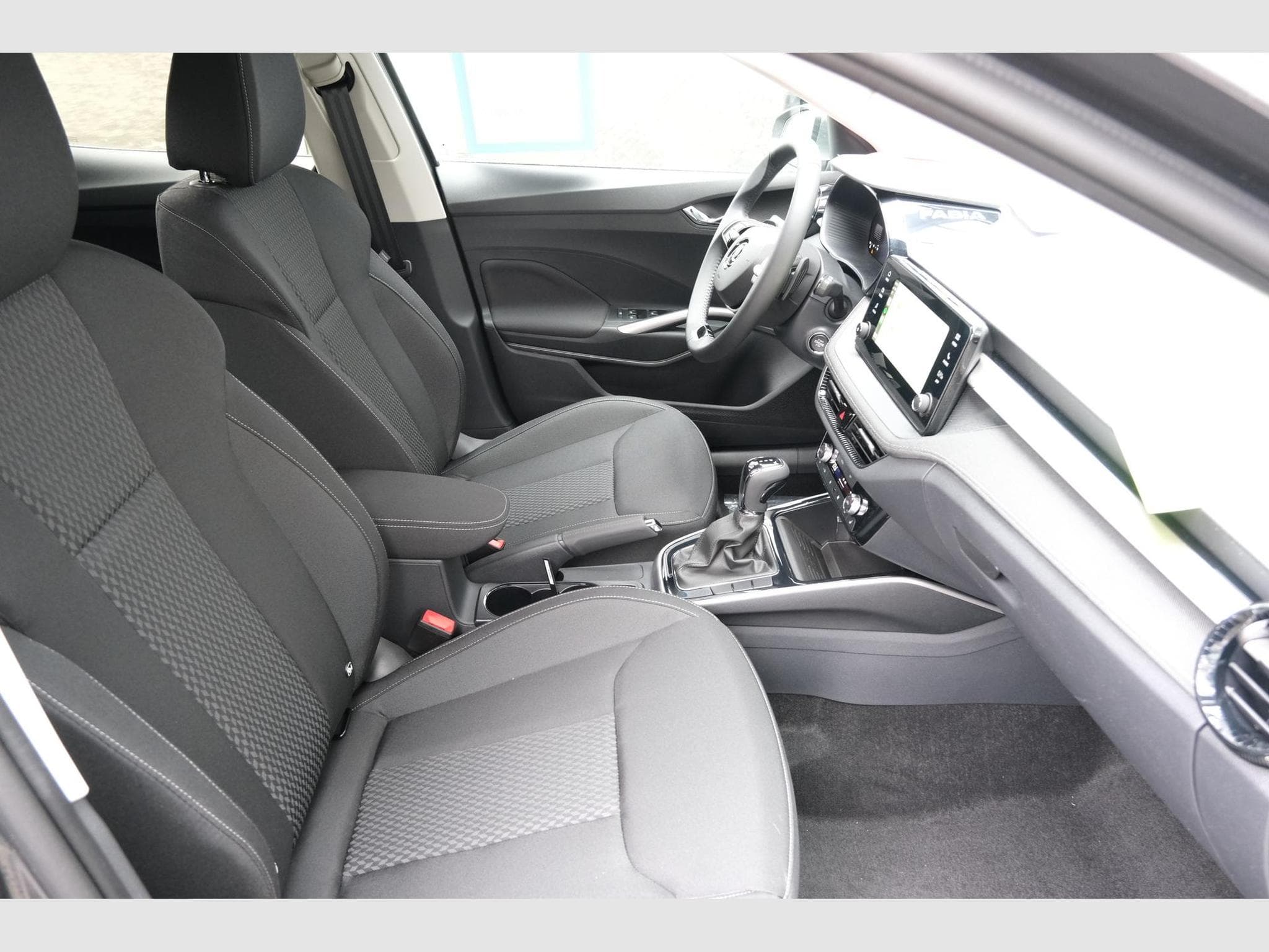 Skoda Fabia 1.5 TSI DSG (2025) - Foto 7