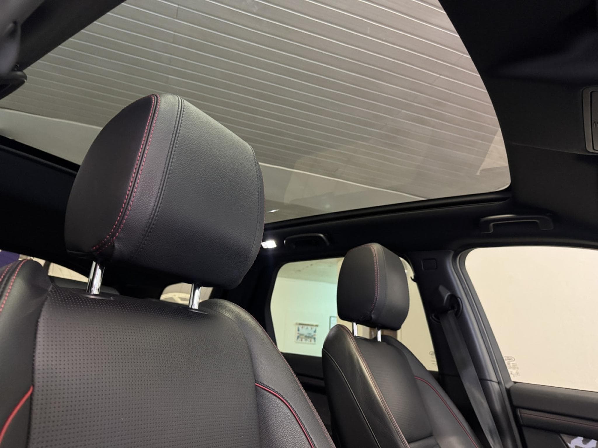 Land-Rover Discovery Sport 2.0D 180Ps Automatik R-Dynamic Black Edition Vol (2019) - Foto 10