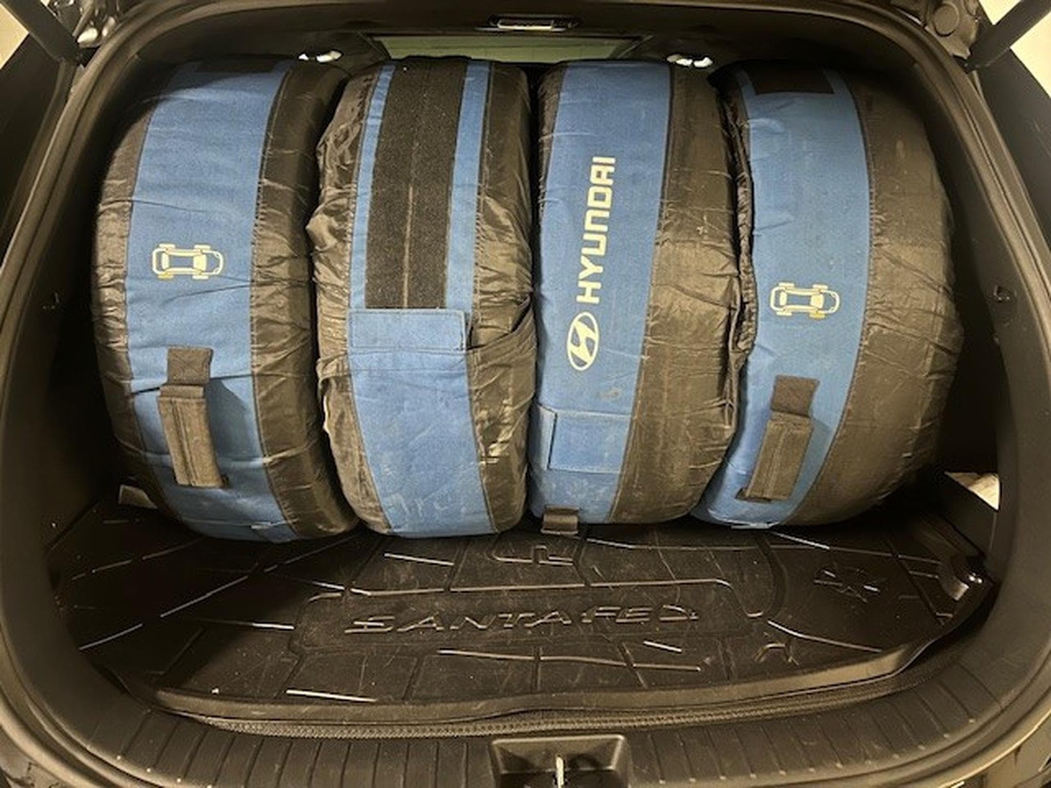 Hyundai Santa Fe 1.6 T-GDI SHINE SAFETY SENSATION LUXURY 4WD PLUG-IN HYBRIDE (2022) - Foto 14