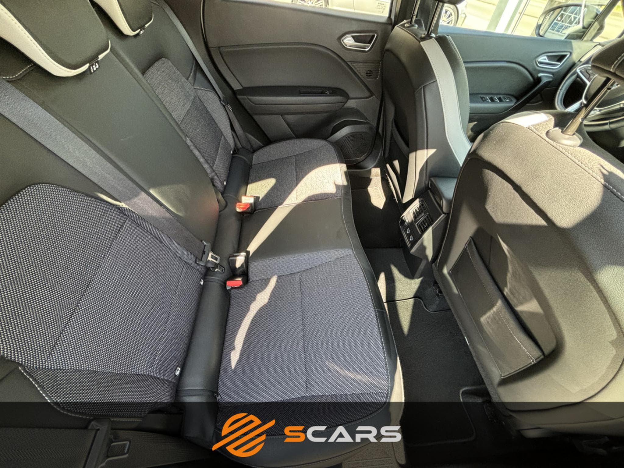 Renault Captur Initial Paris 1.5 Dci 116cv  Automatique (2020) - Foto 11