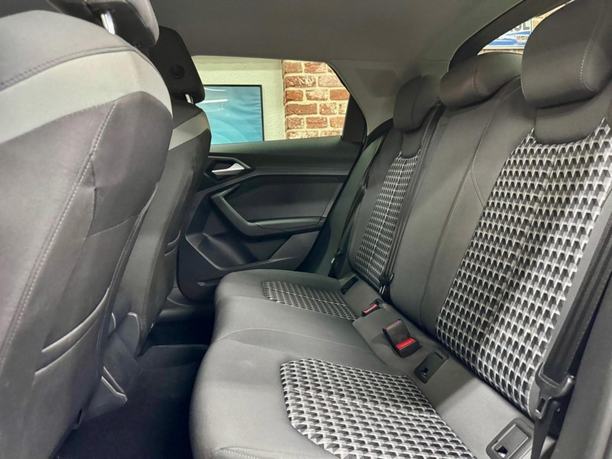 Audi A1 A1 Sportback 30 TFSi 1.0 116cv Auto Navig/ClimaA/Cam (2019) - Photo 6