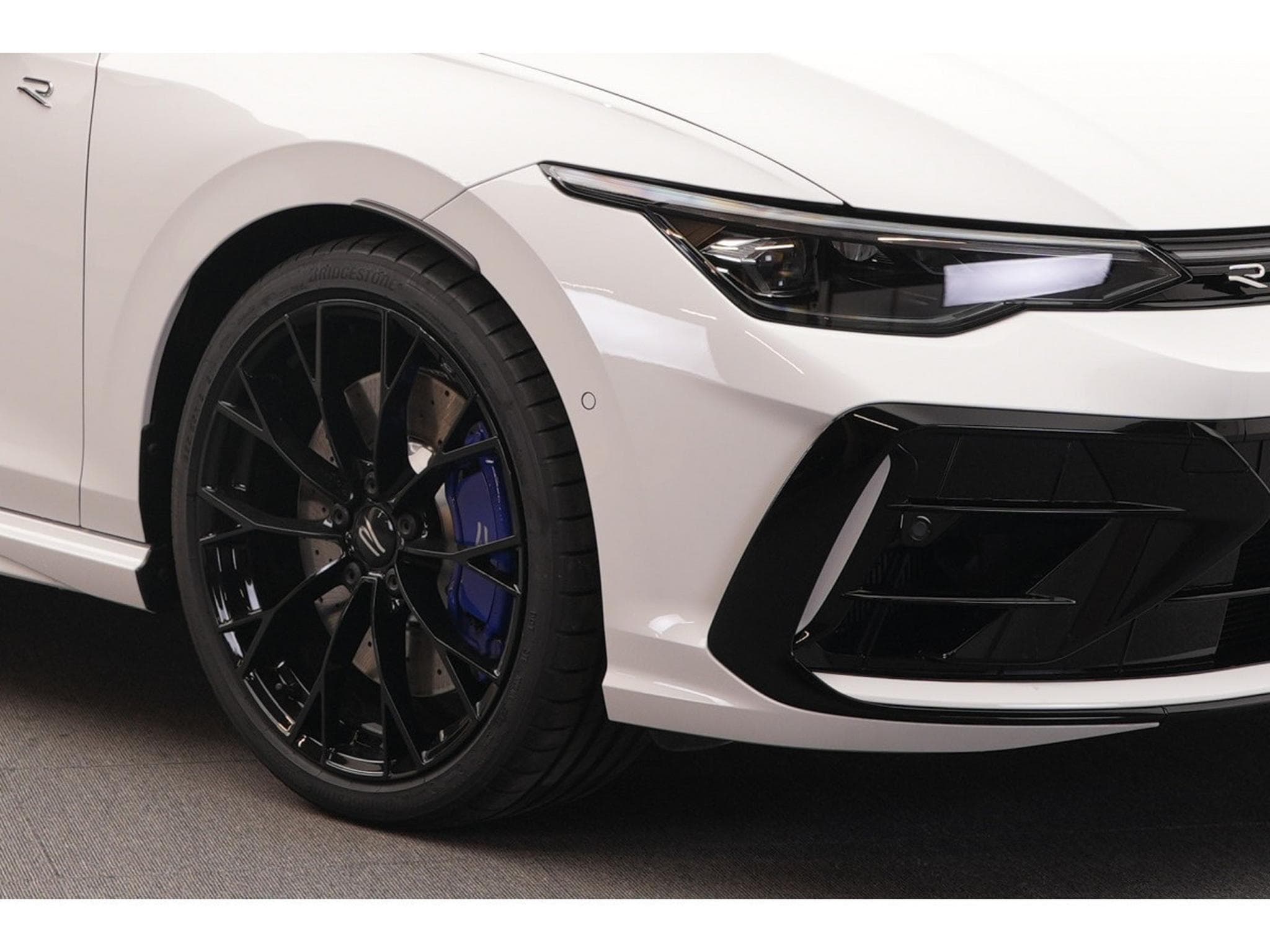 VW Golf R 2.0 TSI DSG 4x4 DSG 245 kW-333CV - R-Performance Pack - (2025) - Foto 11