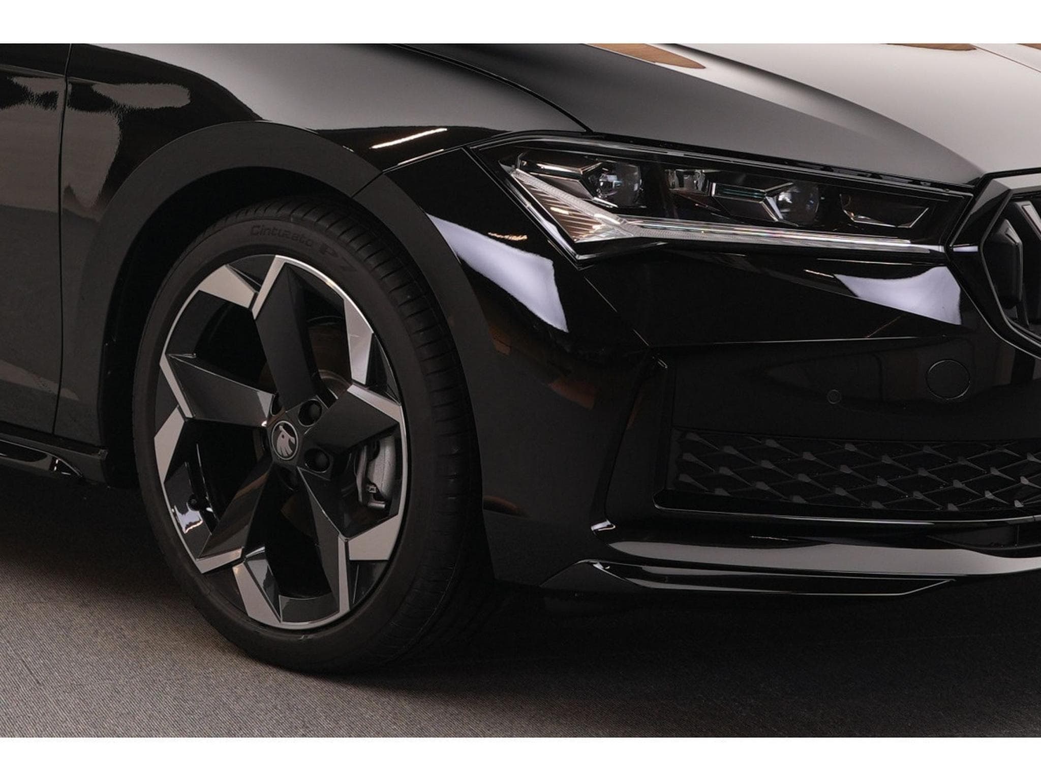 Skoda Superb Combi Sportline 2.0 TSI DSG7 150kW-204CV - Attelage - DCC+ - (2025) - Foto 12