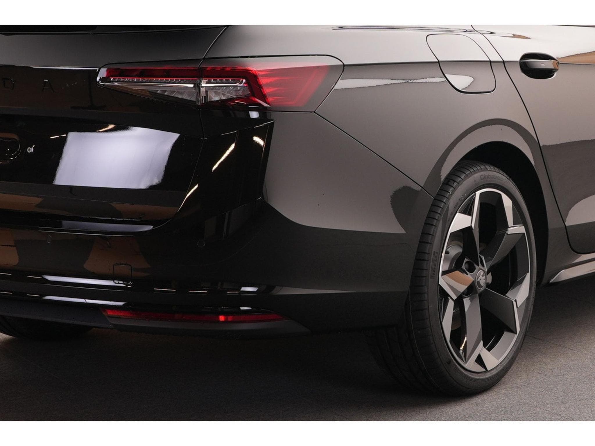 Skoda Superb Combi Sportline 2.0 TDI 4x4 DSG7 142 kW-193CV - Garantie 5 a (2025) - Foto 15