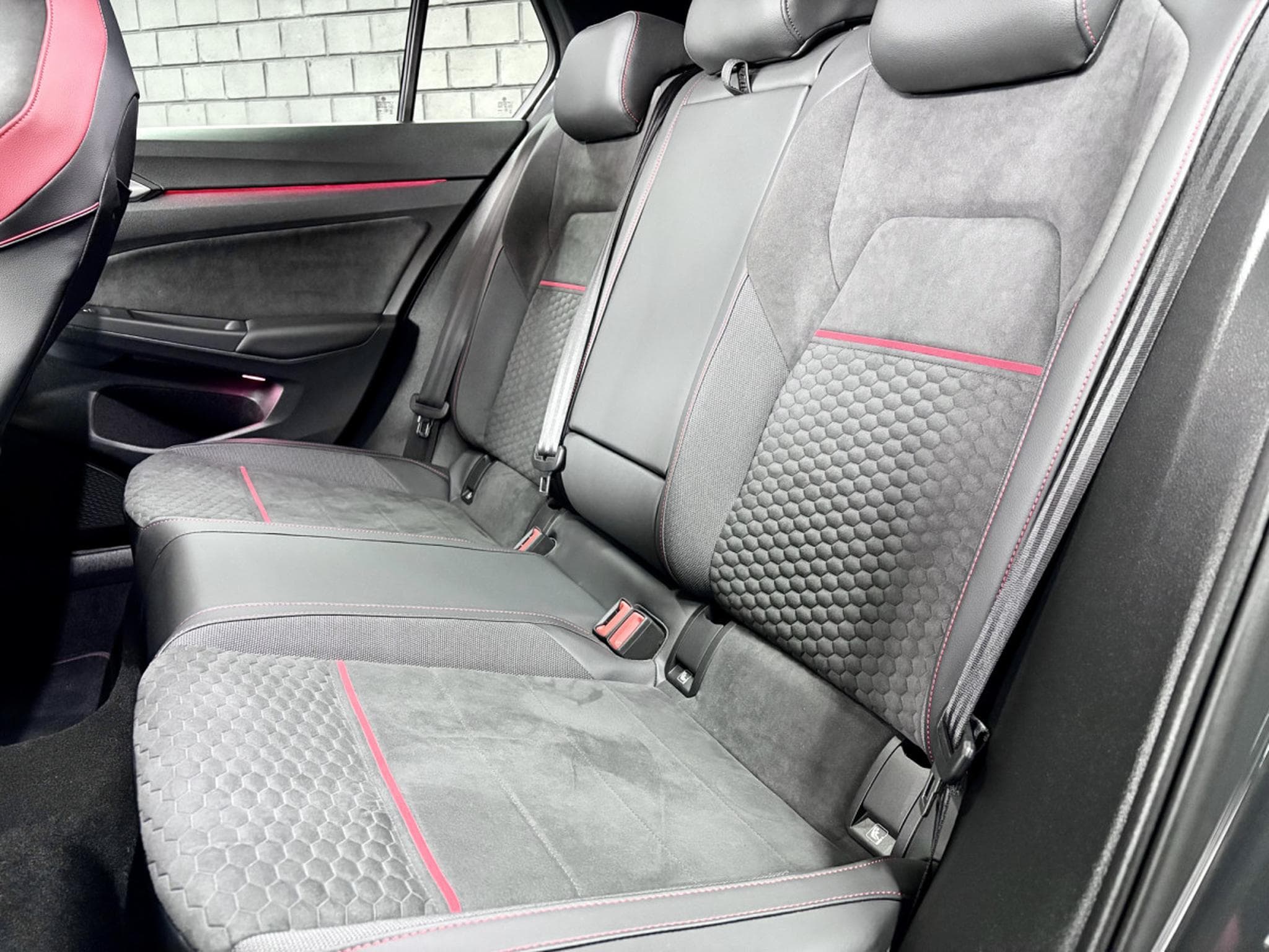 VW Golf GTI Clubsport 2.0 TSI 300 CV DSG7 *MATRIX* *TÊTE HAUTE* *PAN (2024) - Foto 22