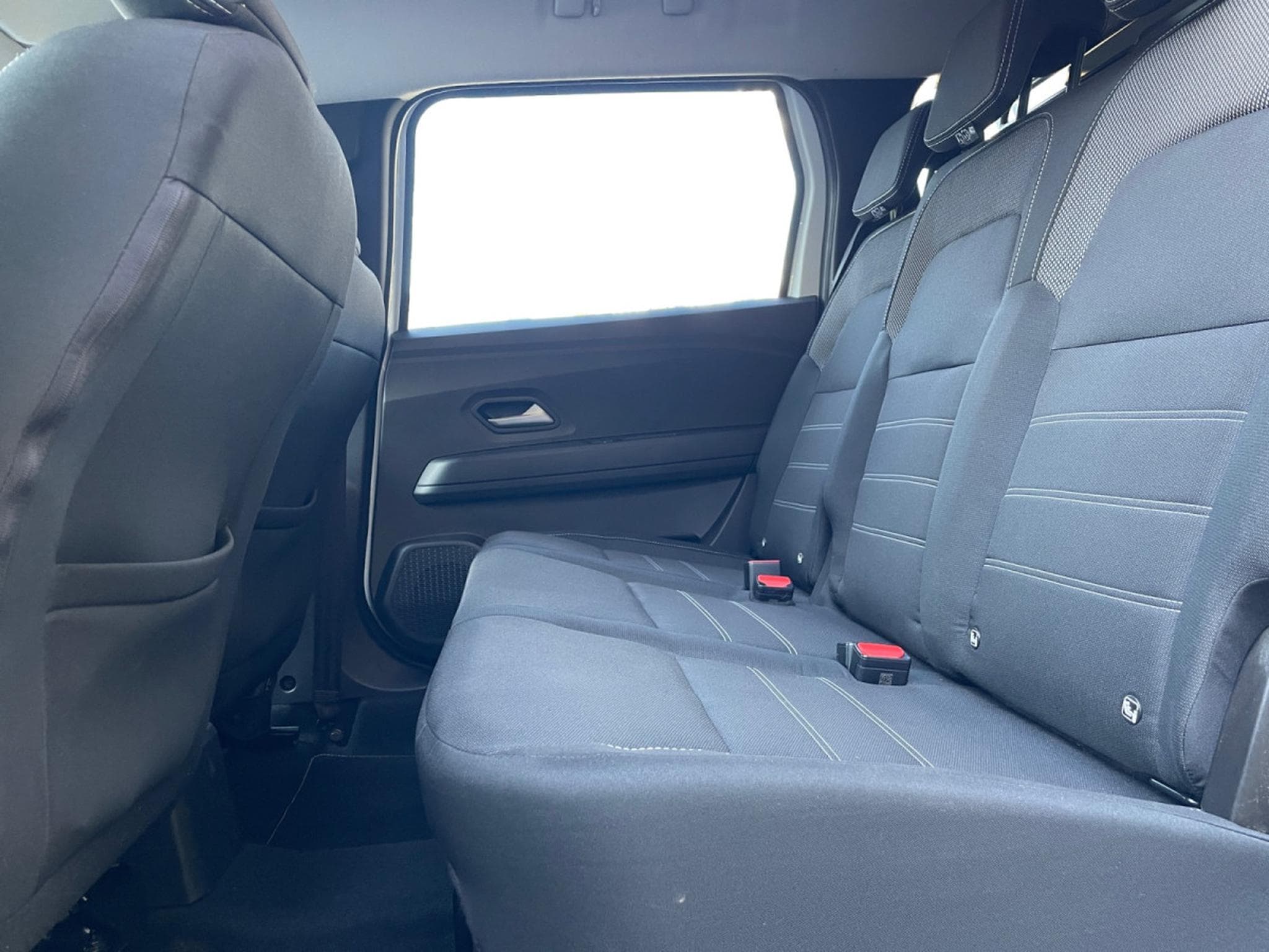 Dacia Jogger 1.0 TCe Expression 7pl. (2025) - Photo 8