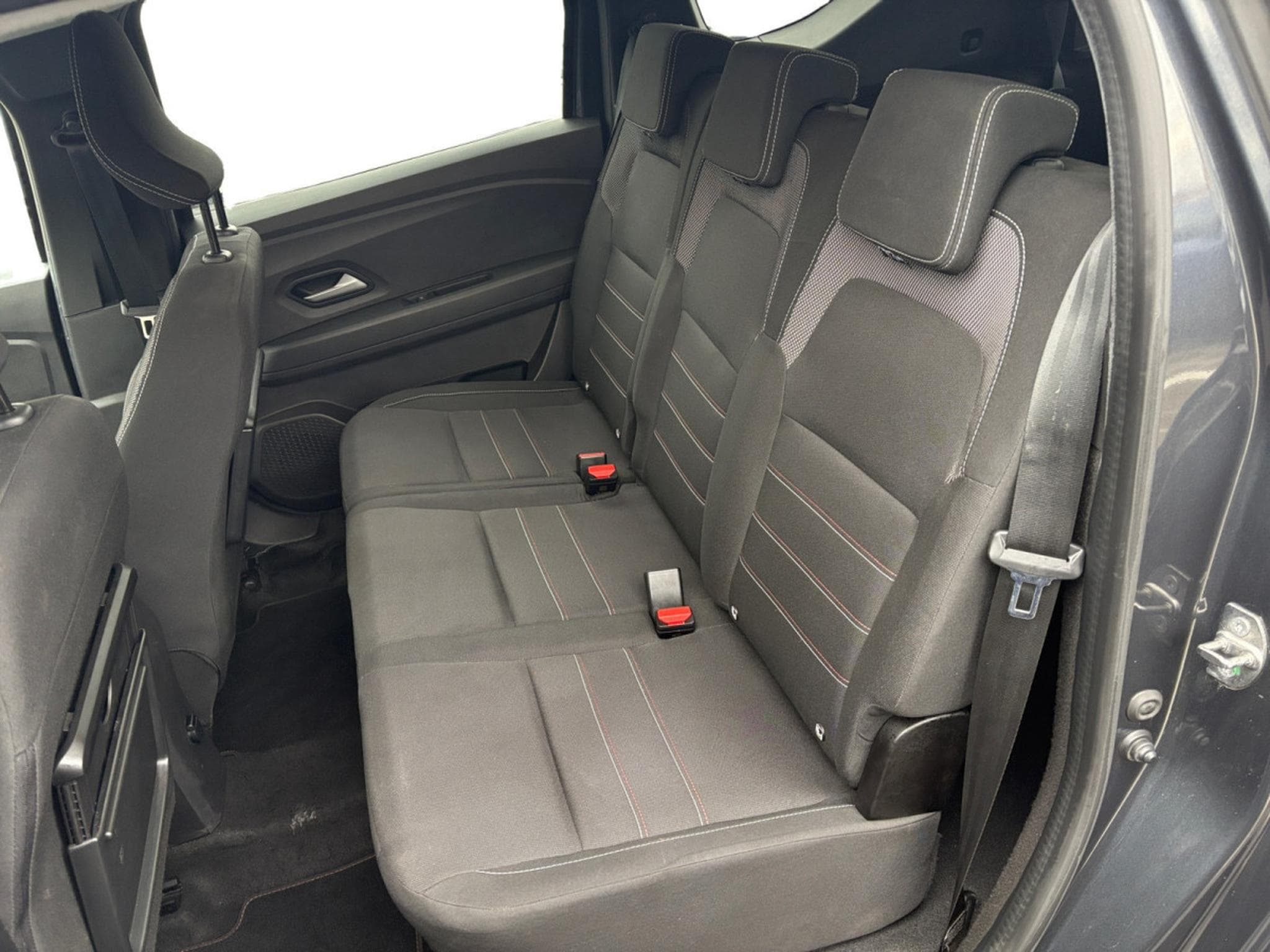 Dacia Jogger 1.6 Hybrid Extreme 7pl. (2024) - Photo 8