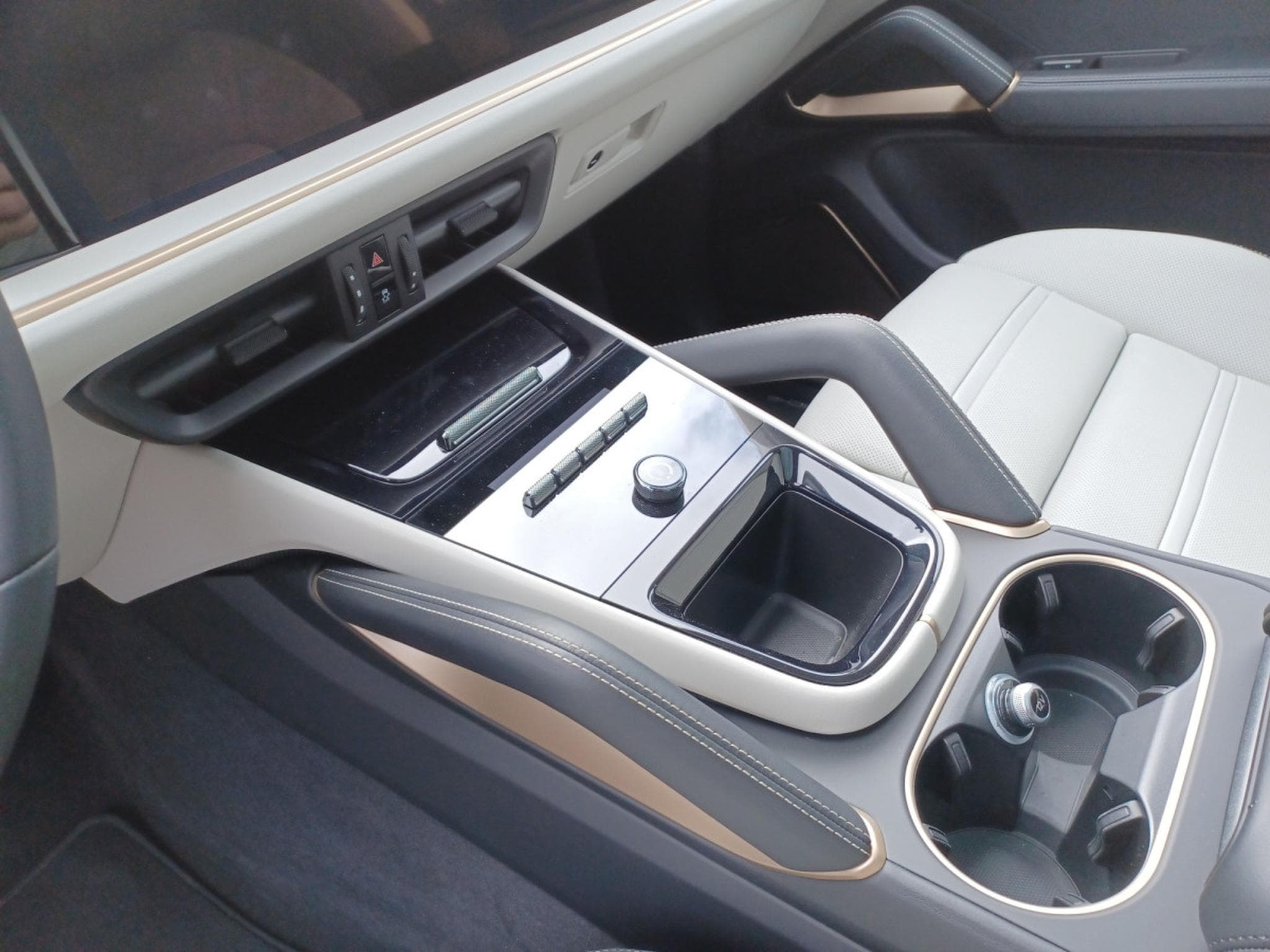 Porsche Cayenne GTS Coupe (2025) - Foto 10