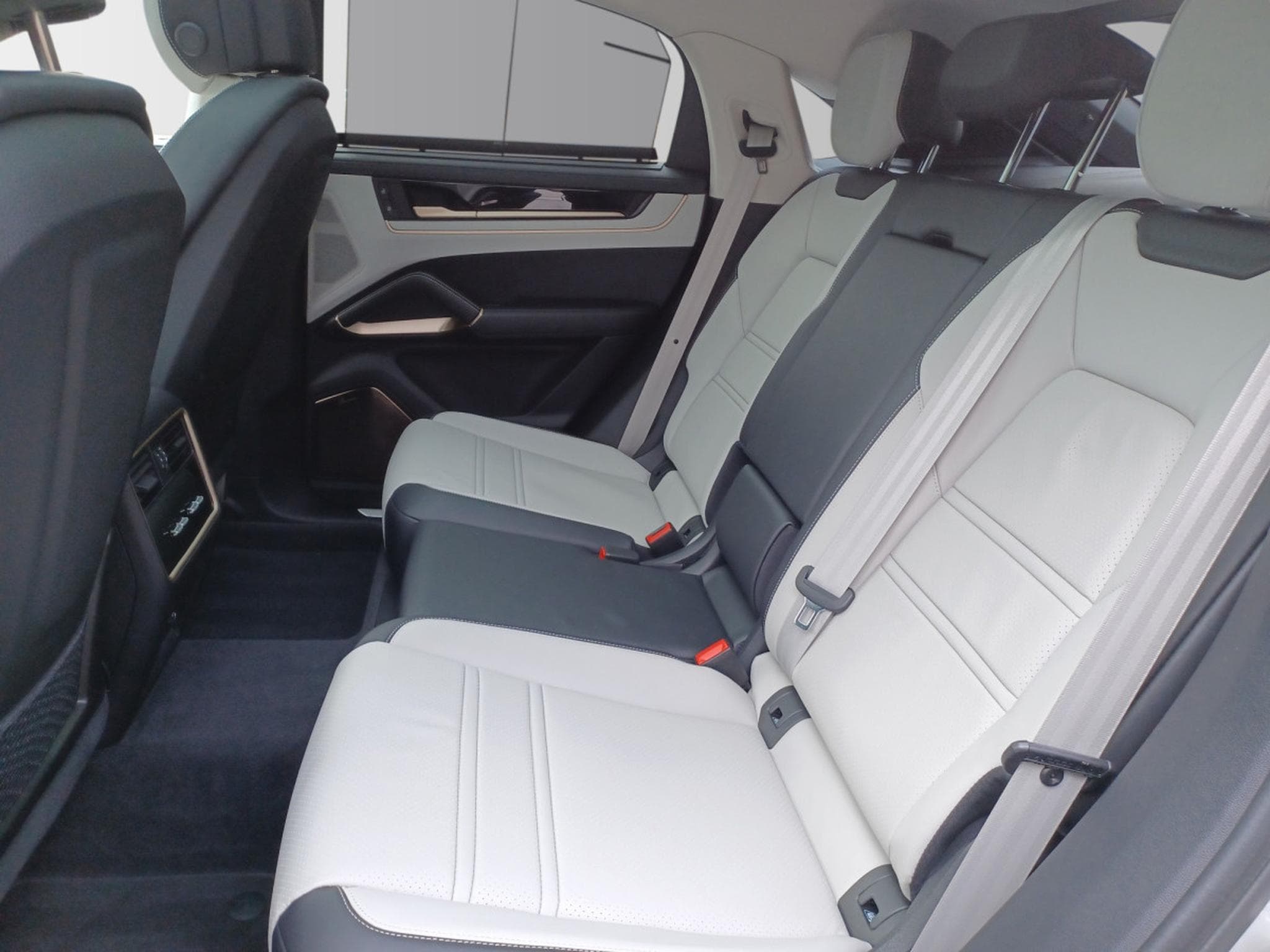 Porsche Cayenne GTS Coupe (2025) - Foto 13