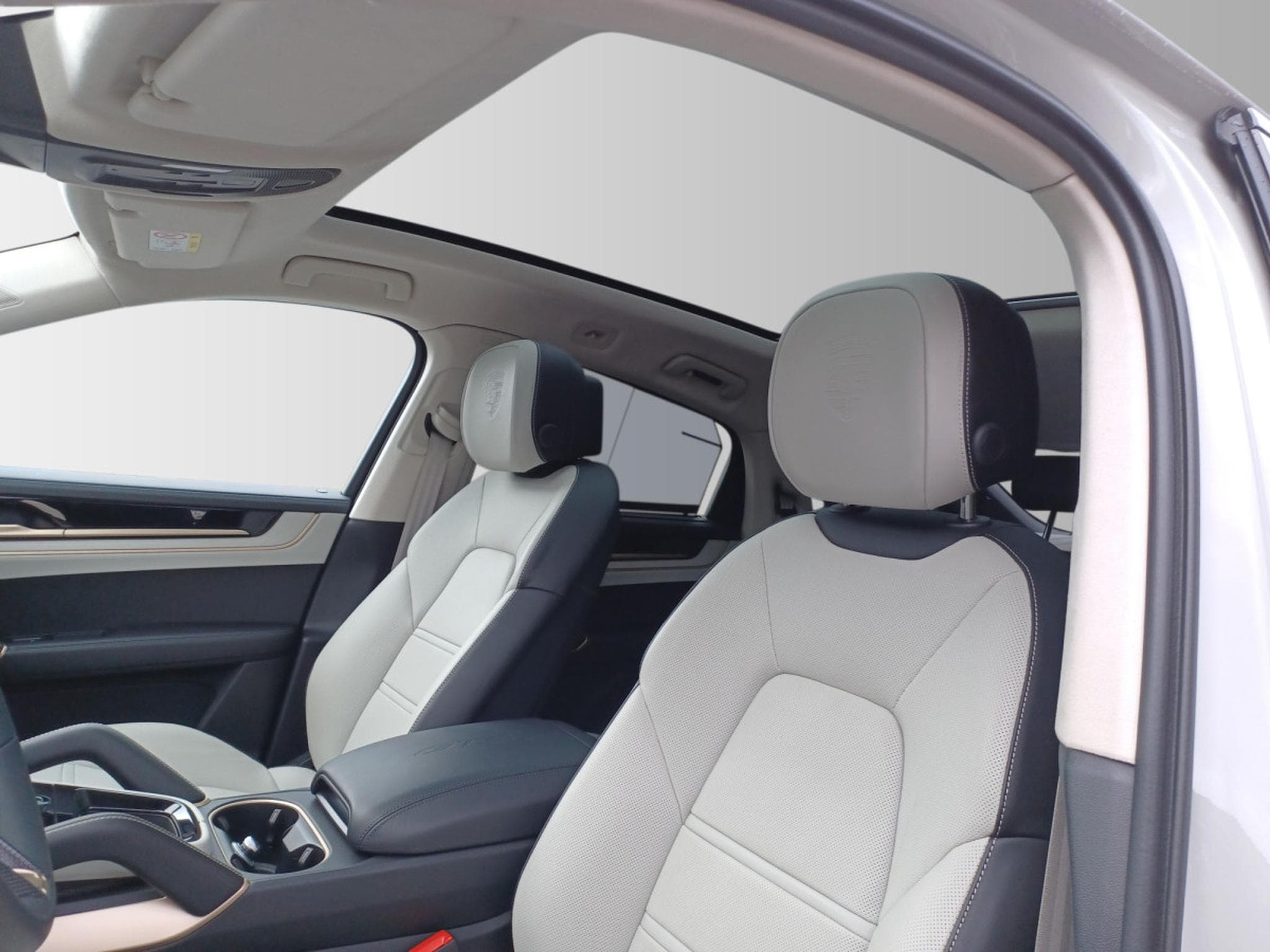 Porsche Cayenne GTS Coupe (2025) - Foto 7