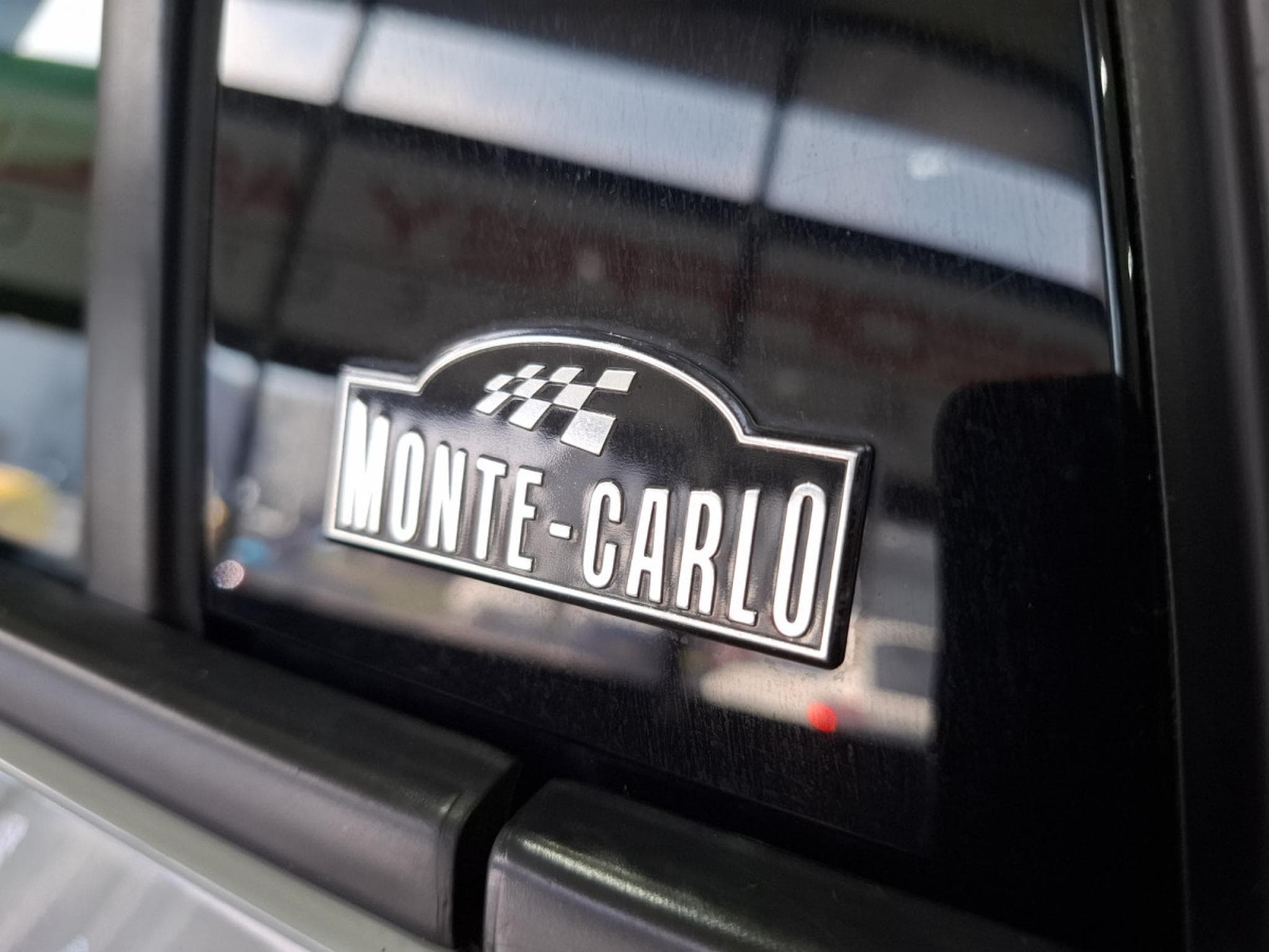 Skoda Fabia 1.0 TSI  MONTE CARLO, LED, CAMERA, PANORAMIQUE, ALU 17'',NAV (2019) - Foto 13