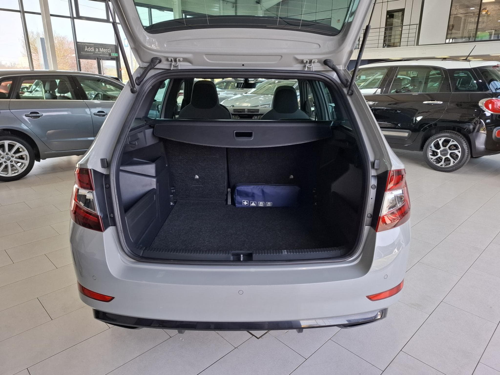 Skoda Fabia 1.0 TSI  MONTE CARLO, LED, CAMERA, PANORAMIQUE, ALU 17'',NAV (2019) - Foto 19