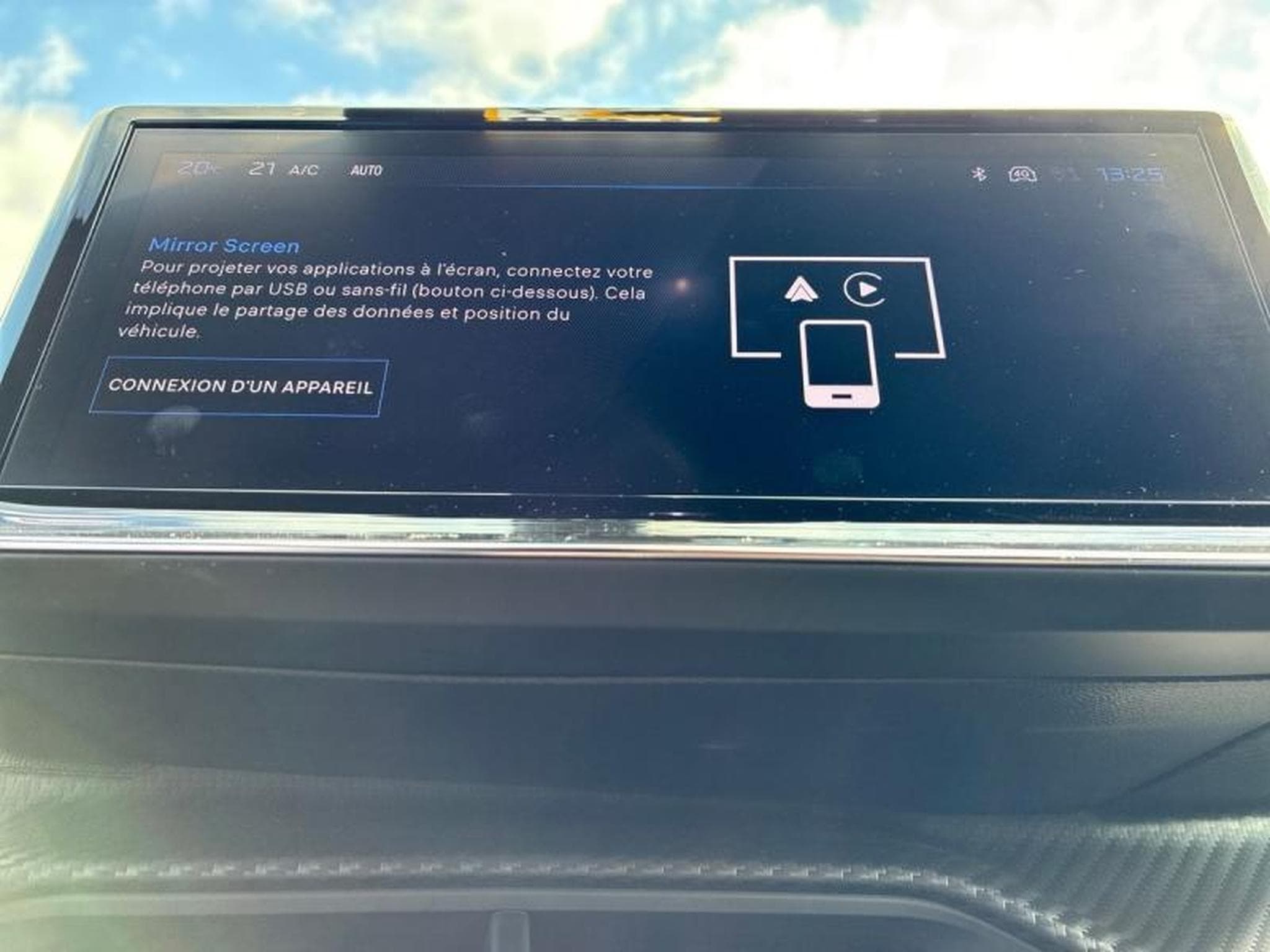 PEUGEOT 2008 1.2 100ch S&S Allure (2024) - Foto 10