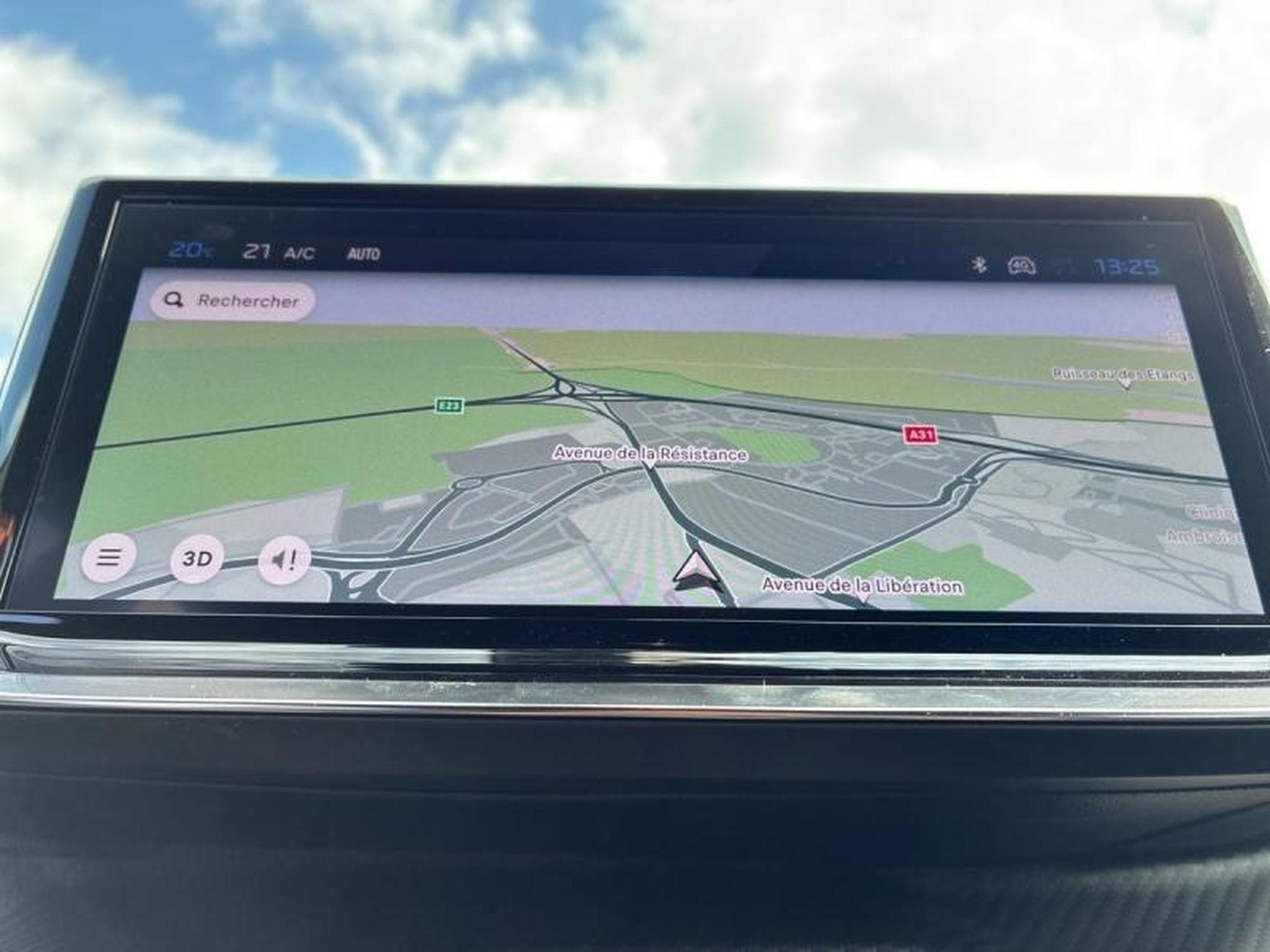 PEUGEOT 2008 1.2 100ch S&S Allure (2024) - Foto 6