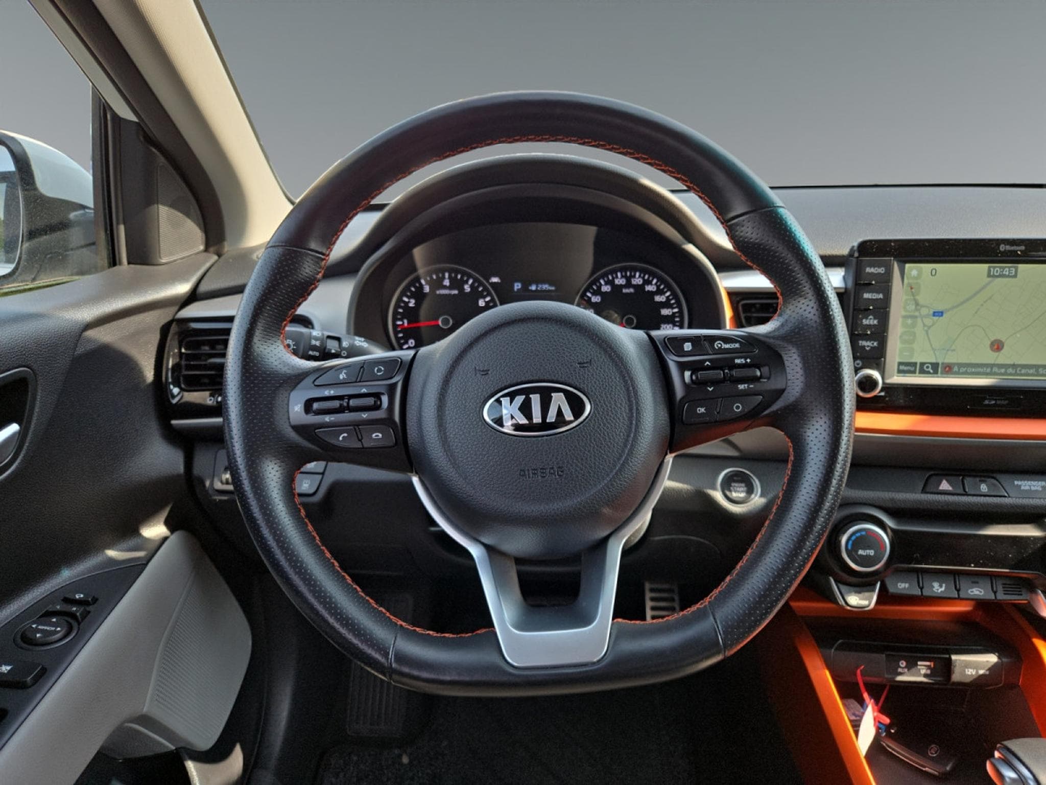Kia Stonic Sense 1.0T 7DCT ISG (2019) - Foto 10