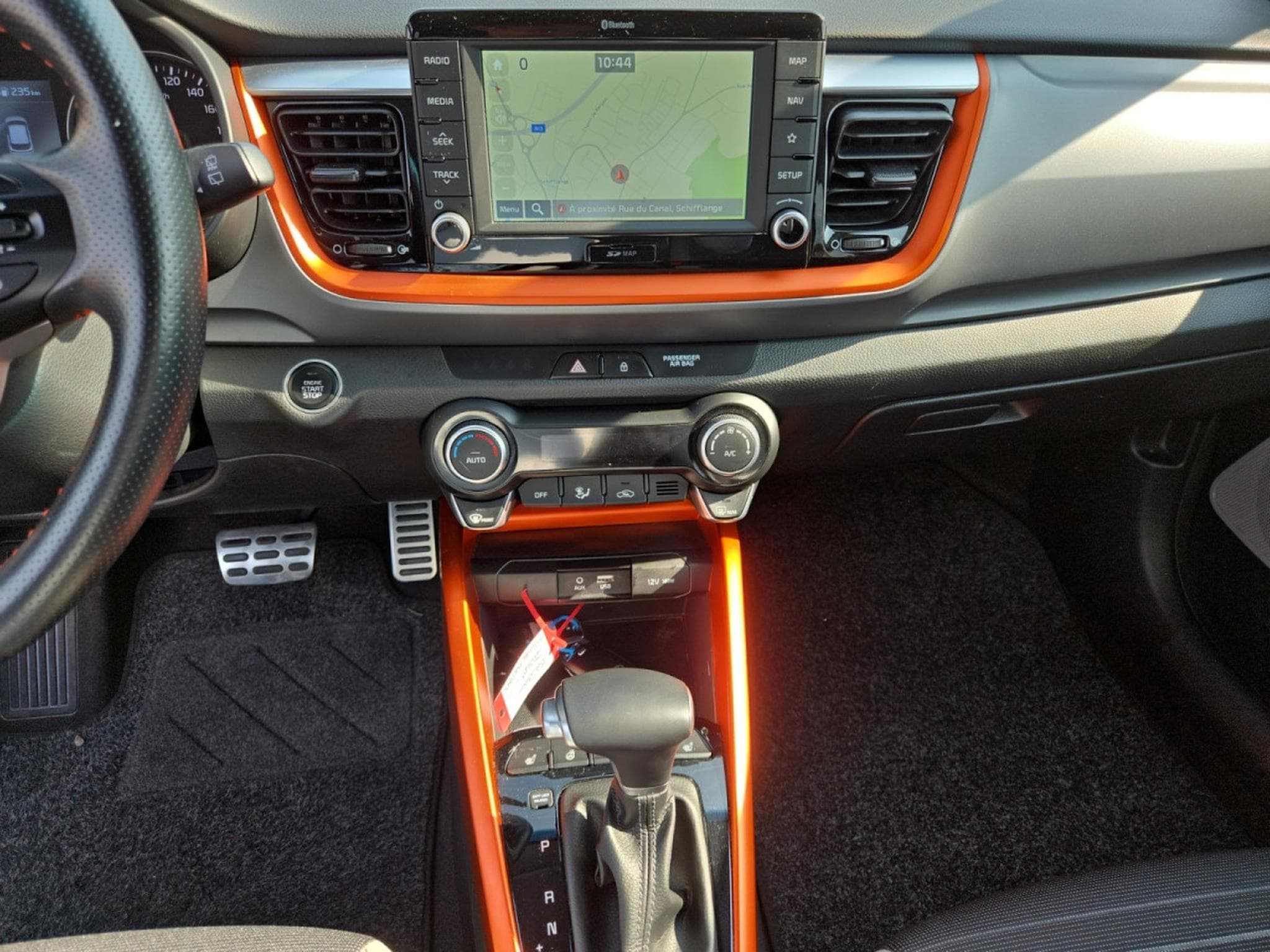 Kia Stonic Sense 1.0T 7DCT ISG (2019) - Foto 11