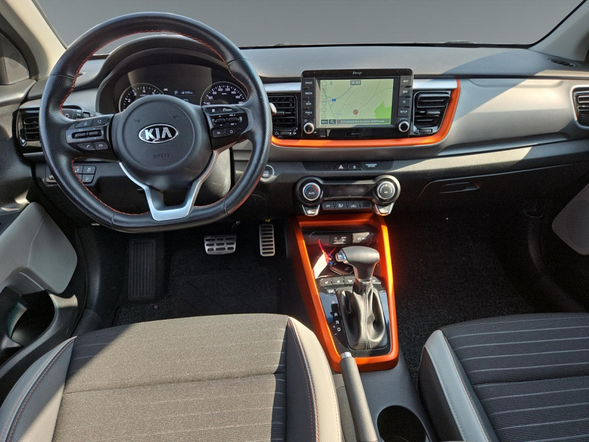 Kia Stonic Sense 1.0T 7DCT ISG (2019) - Foto 9