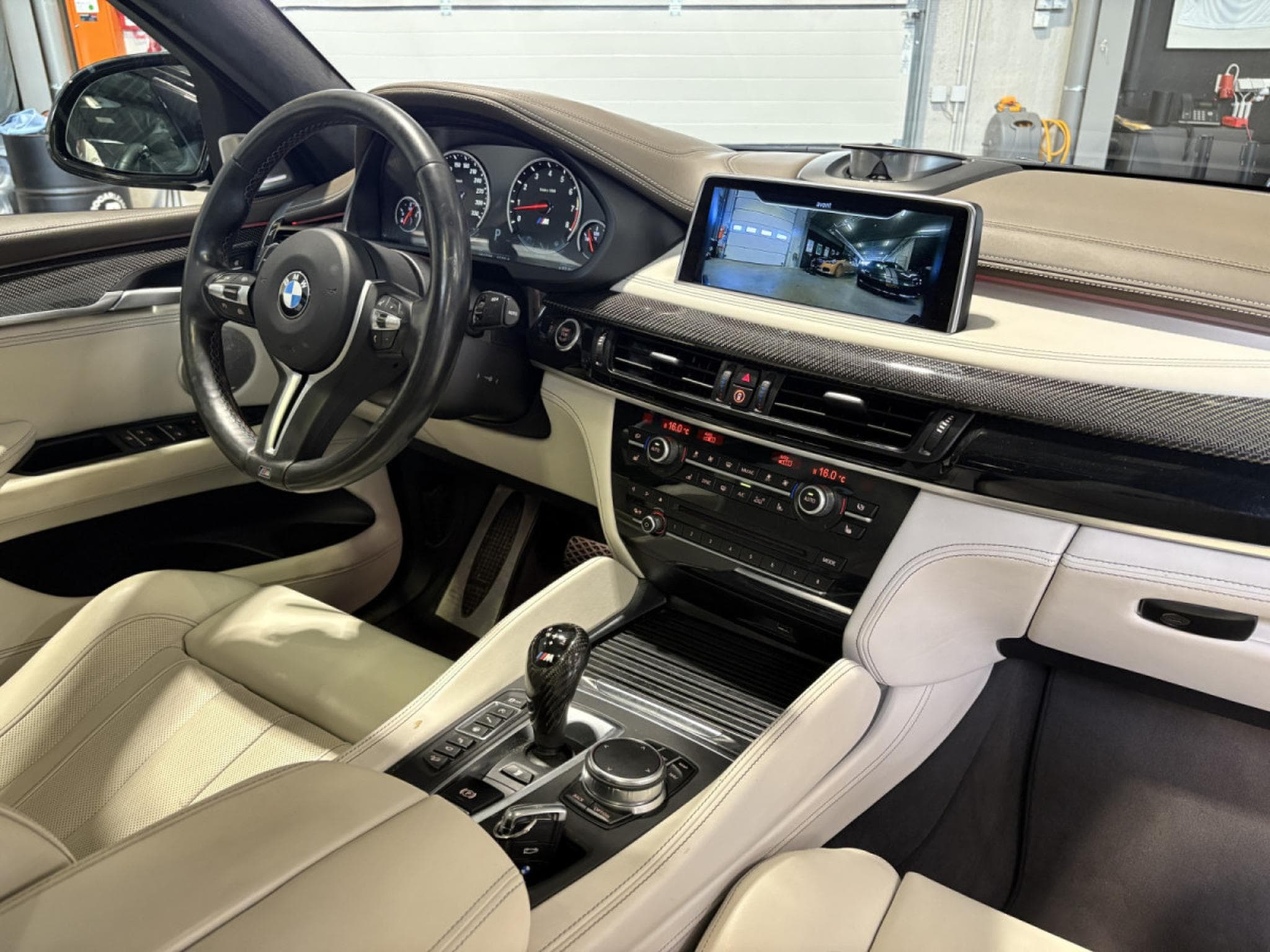 BMW X6M /Pano/HUD/SoftClose/Keles/360° ACC/ /21/B&O (2018) - Photo 18