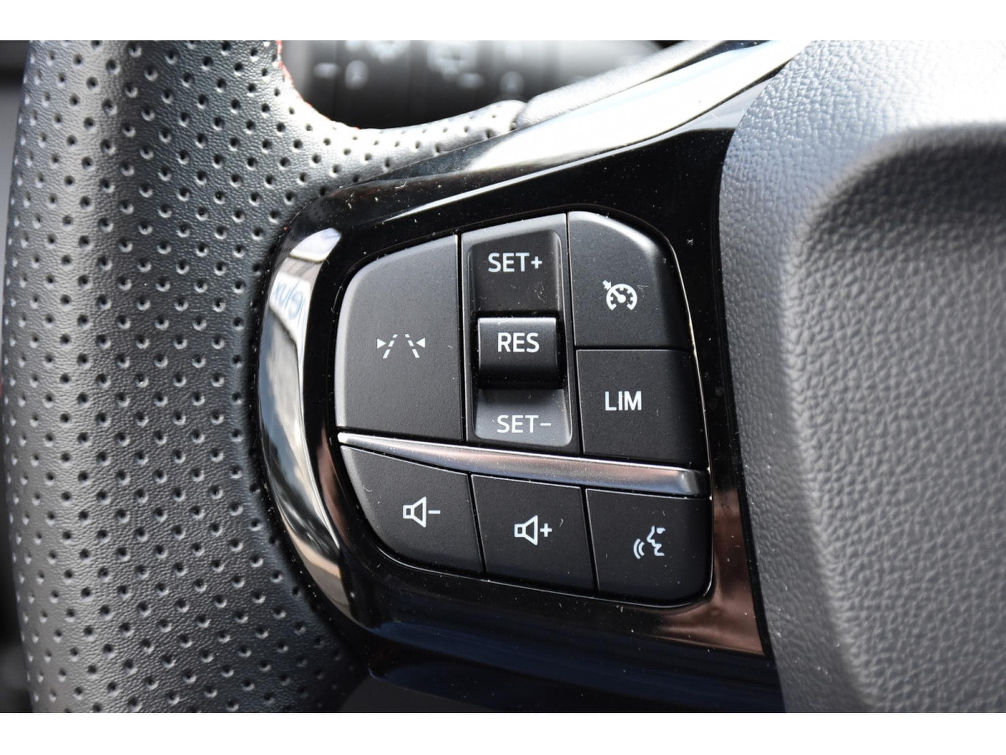 Ford Puma 1.0 EcoBoost ST-Line Auto. REGUL GPS LANE CAM 1° MAIN (2025) - Photo 19