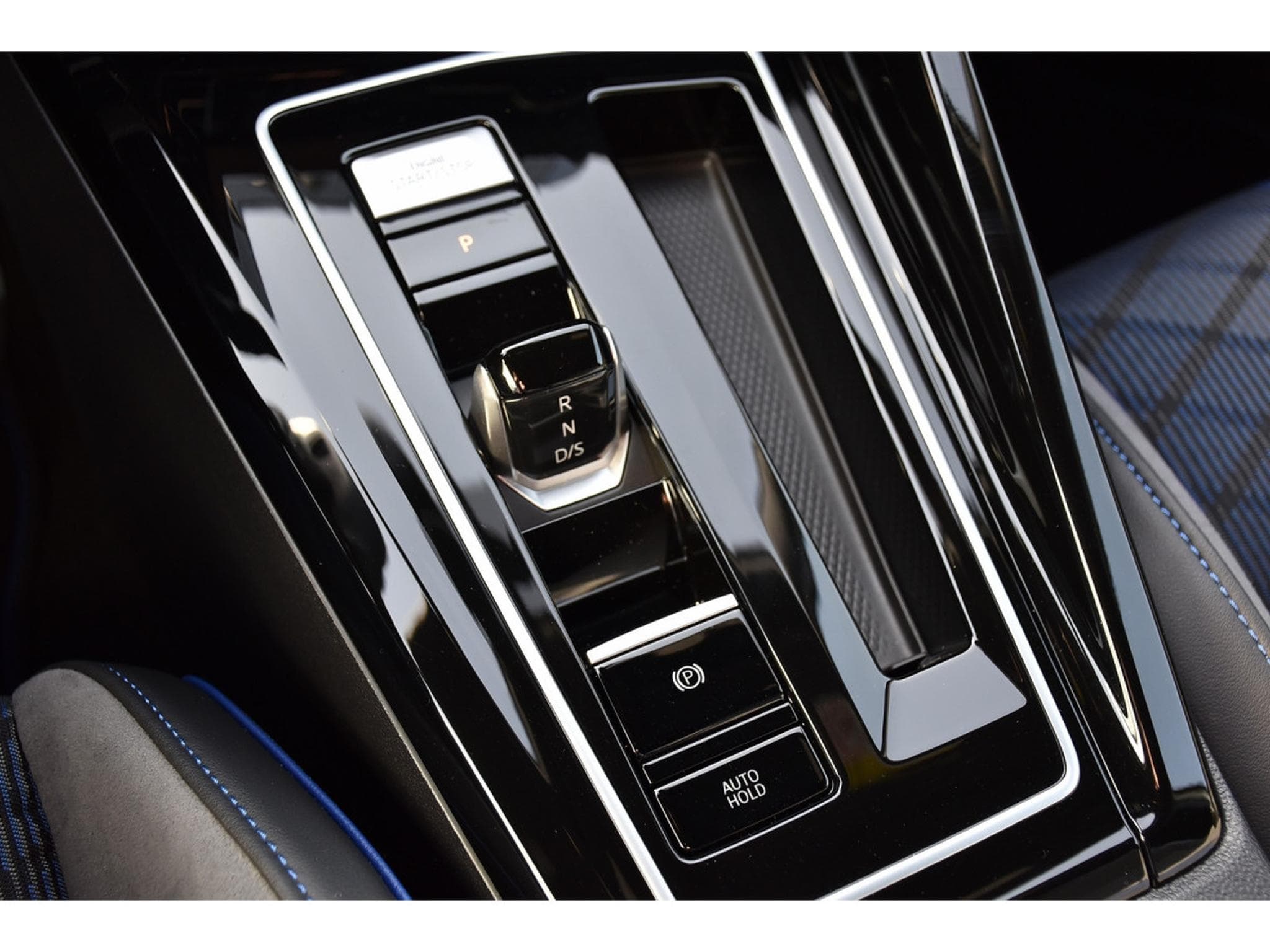 VW Golf R 2.0 TSI 4Motion DSG TRAVEL SIDE HARMAN/KARDON JA19 1° MAIN (2024) - Photo 19