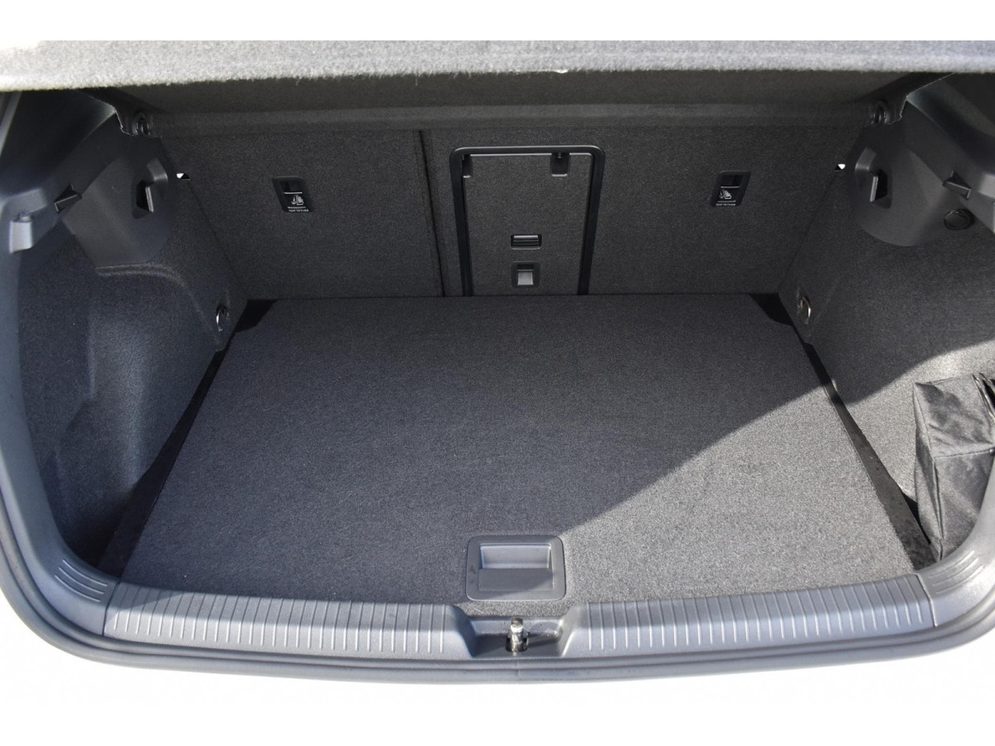 VW Golf R 2.0 TSI 4Motion DSG TRAVEL SIDE HARMAN/KARDON JA19 1° MAIN (2024) - Photo 25