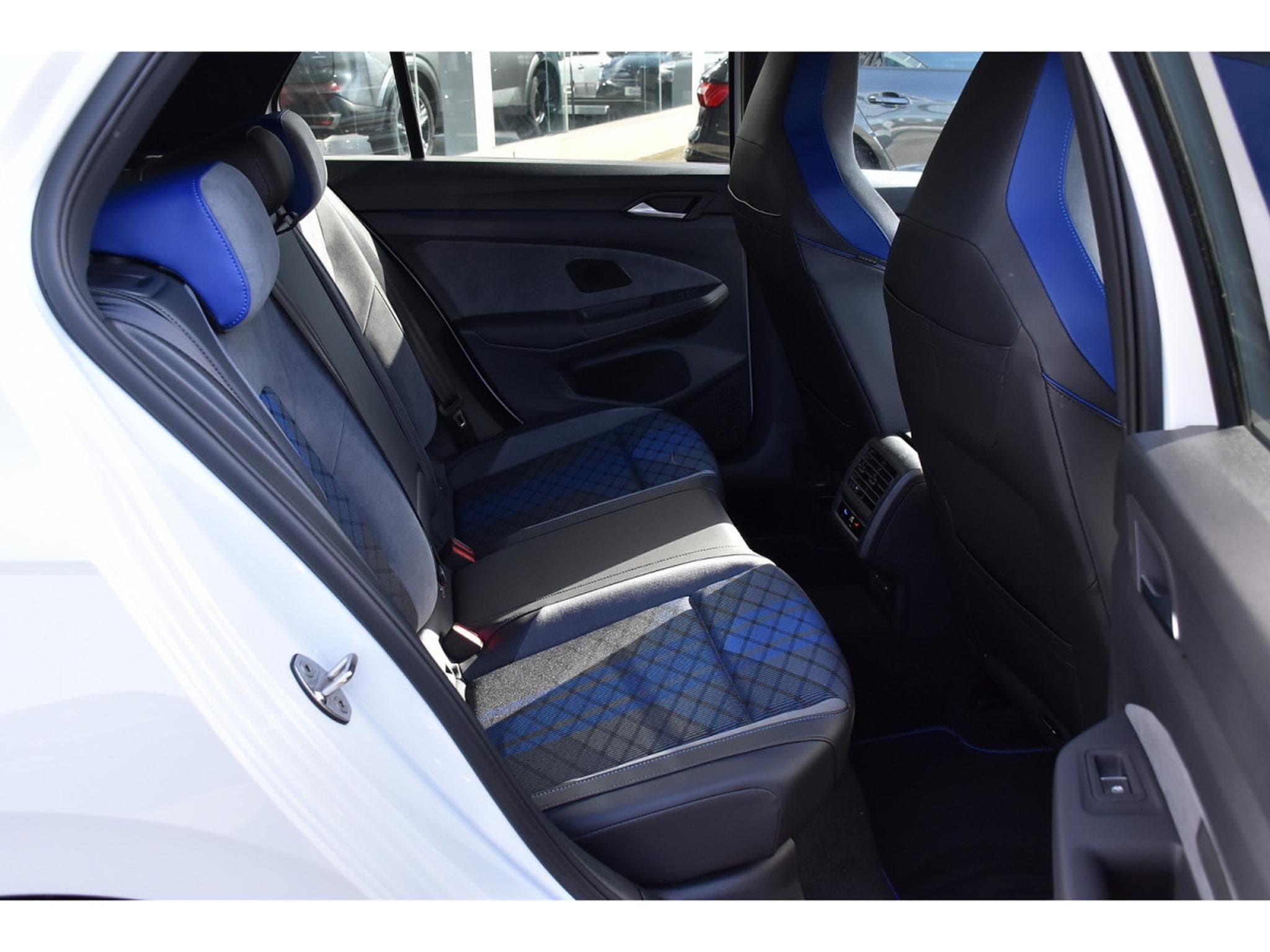 VW Golf R 2.0 TSI 4Motion DSG TRAVEL SIDE HARMAN/KARDON JA19 1° MAIN (2024) - Photo 8