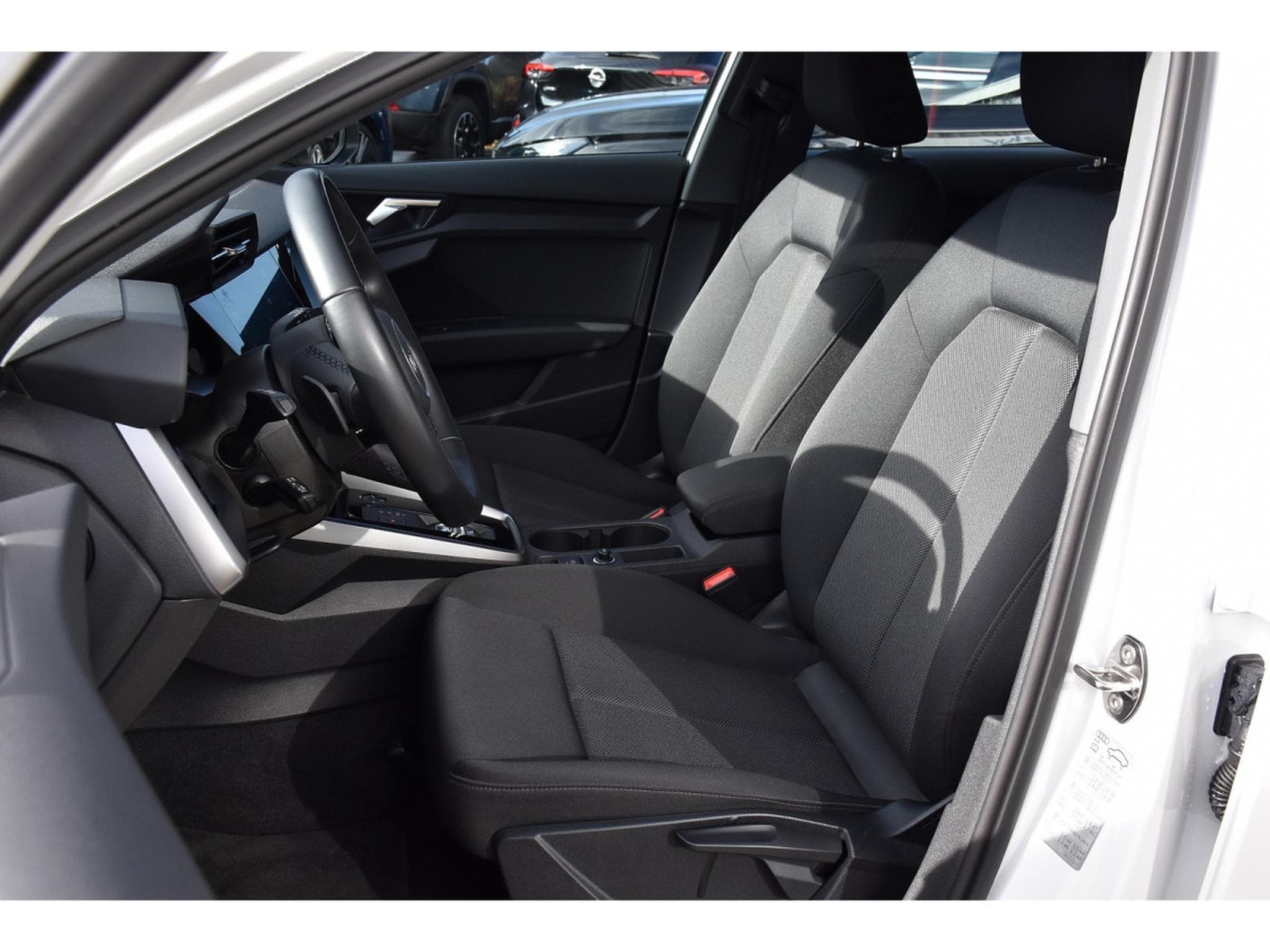 Audi A3 Sportback 40 TFSIe PHEV S-Tronic REGUL GPS LANE PARK 1° MAIN (2024) - Photo 6