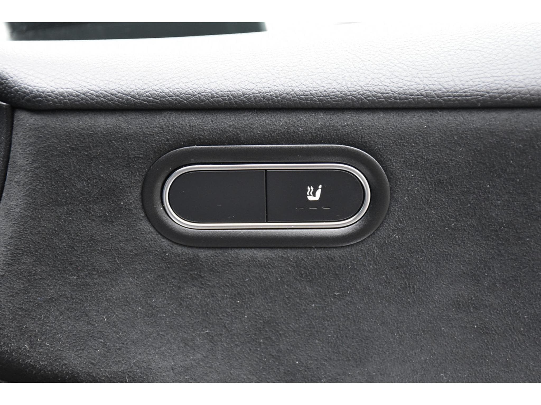 Mercedes A 200 AMG Line 7G DISTRONIC KEYLESS CAM NIGHT MIDLINE 1° MAIN (2023) - Photo 21