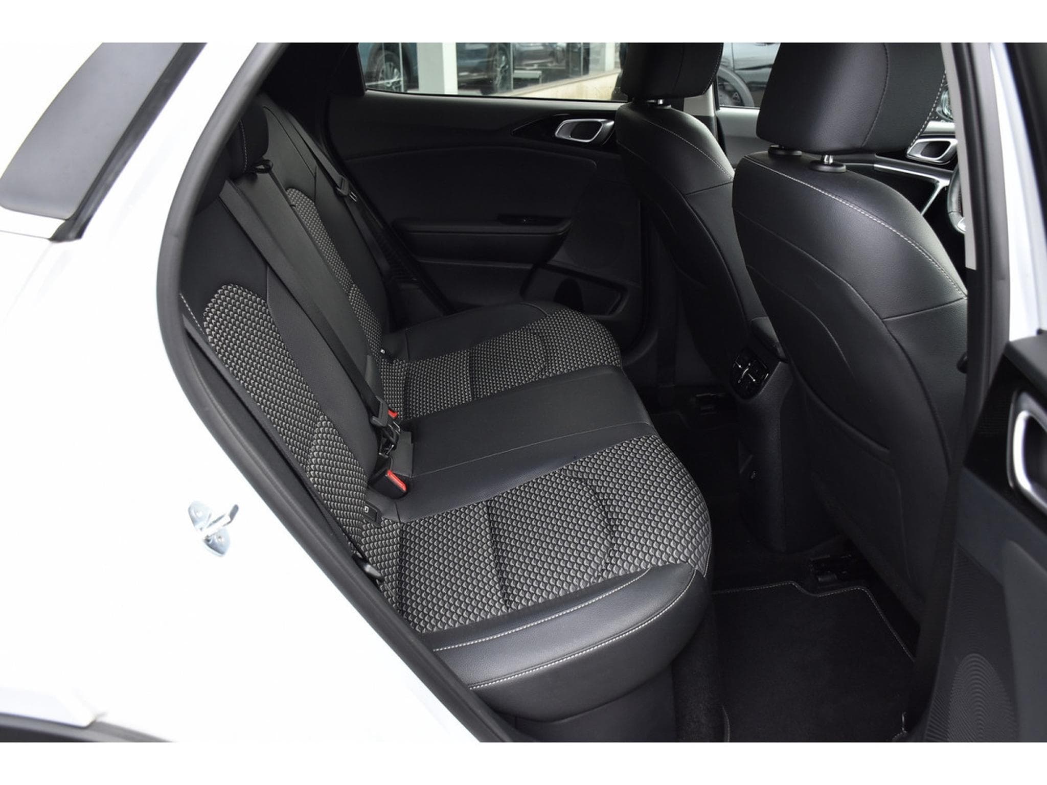 Kia XCeed 1.6 GDI PHEV Business Line DCT ACC LANE SIDE CAM 1° MAIN (2023) - Photo 8