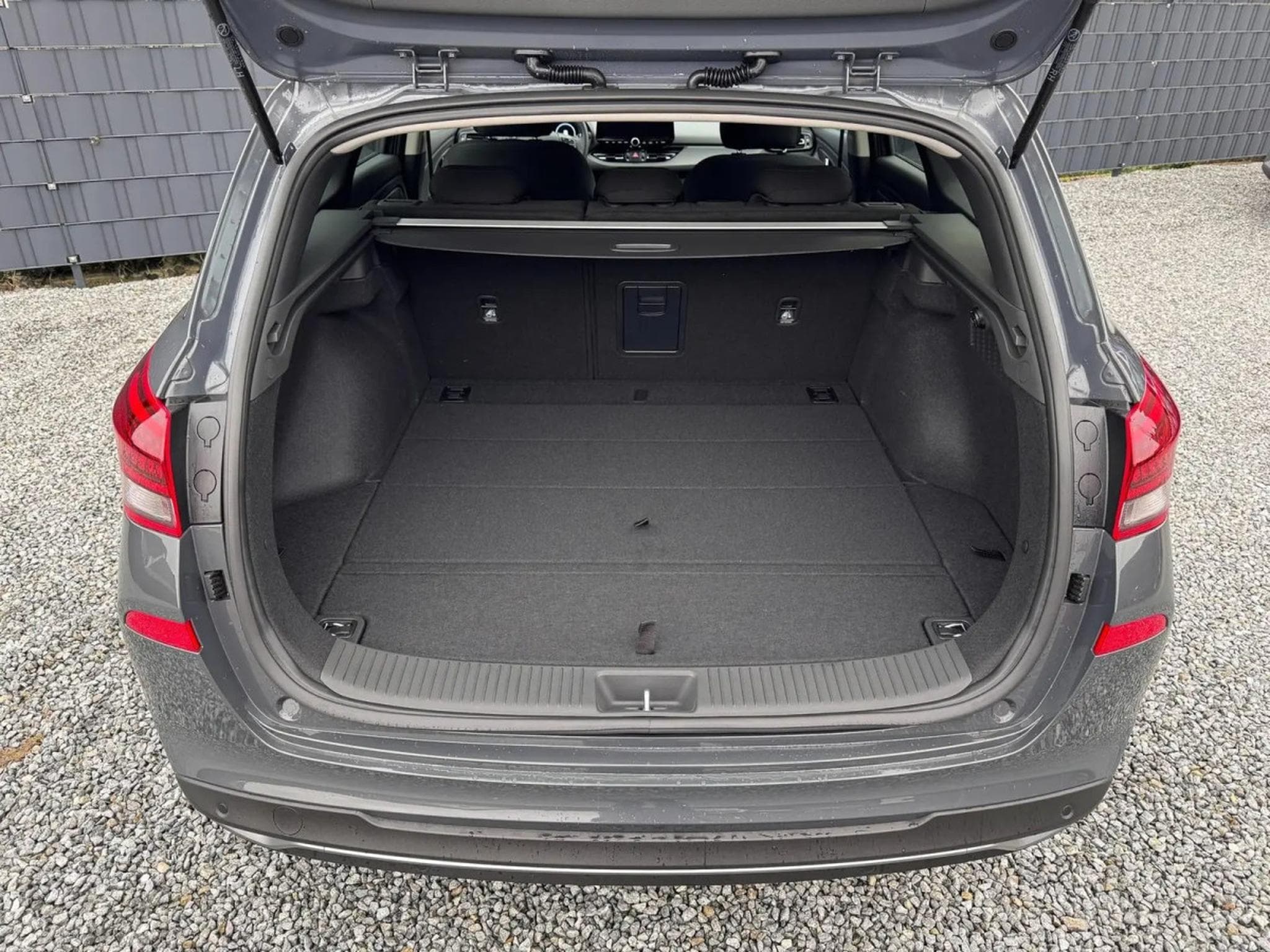 Hyundai i30 1.5 T-GDI 140 DCT Trend + (2025) - Photo 12