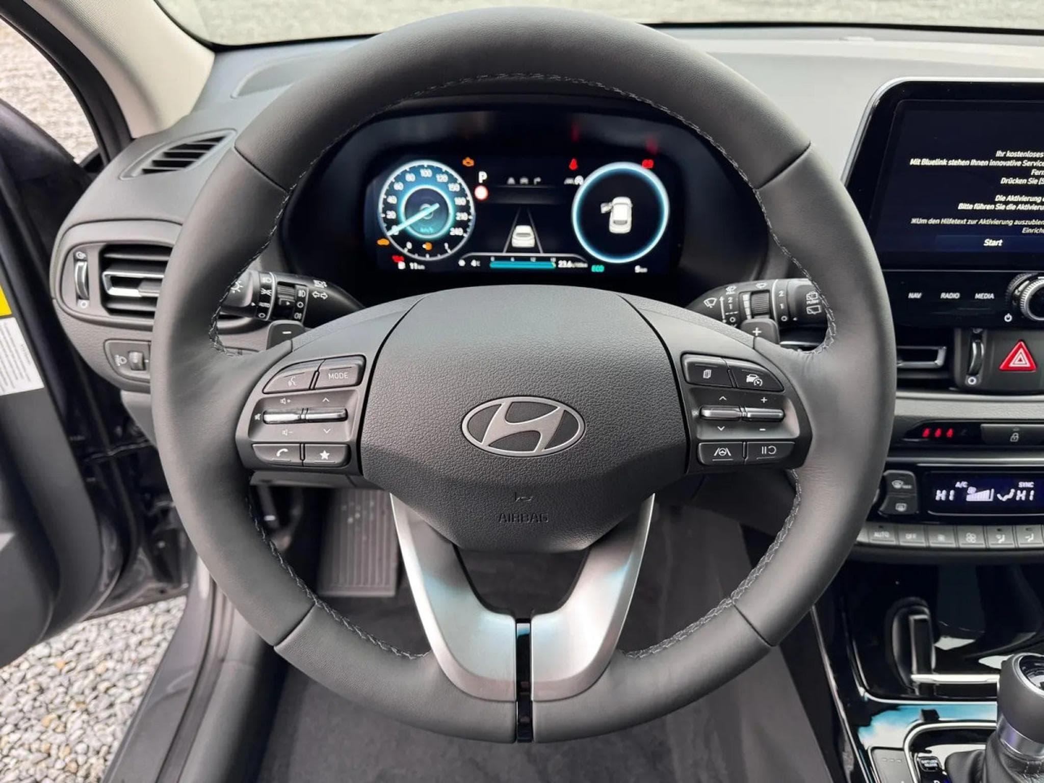 Hyundai i30 1.5 T-GDI 140 DCT Trend + (2025) - Photo 13