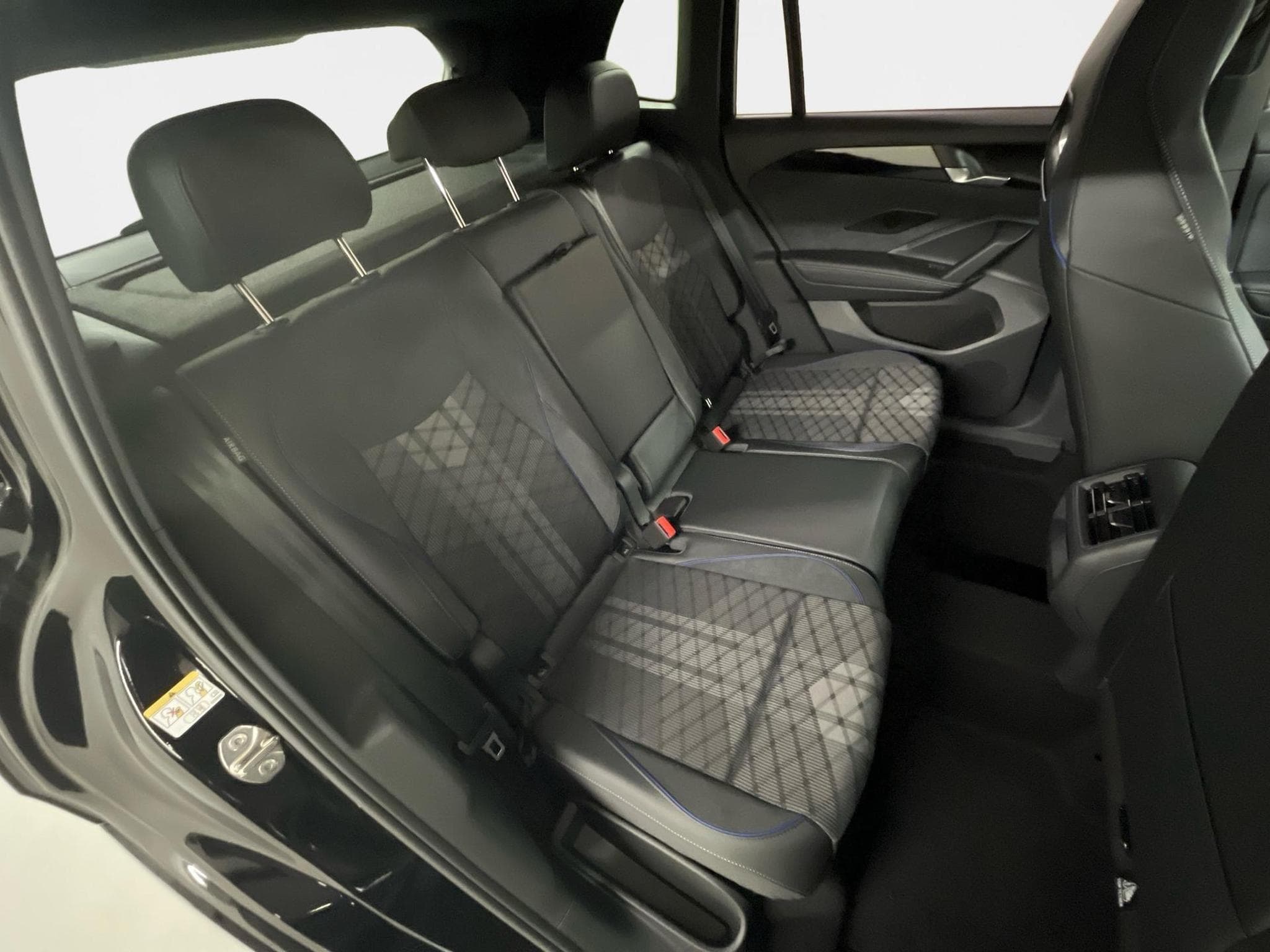 VW Tiguan R-Line (2026) - Foto 21