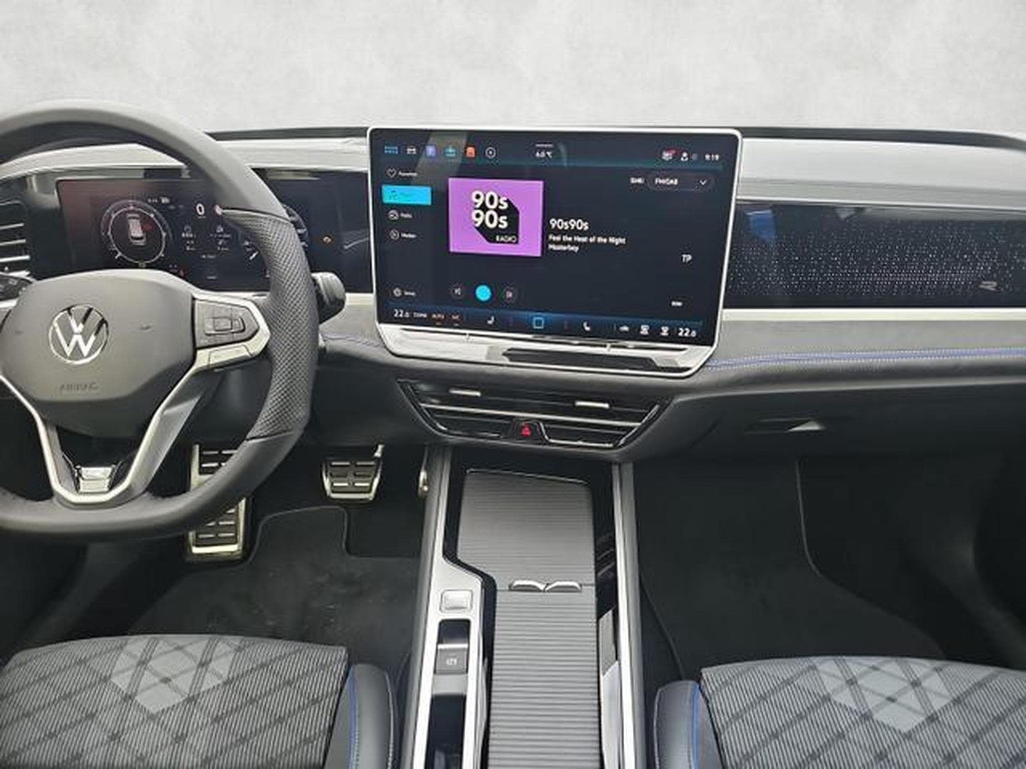 VW Passat Variant 2.0 TDI 142 kW 4Motion R-Line (2025) - Photo 11