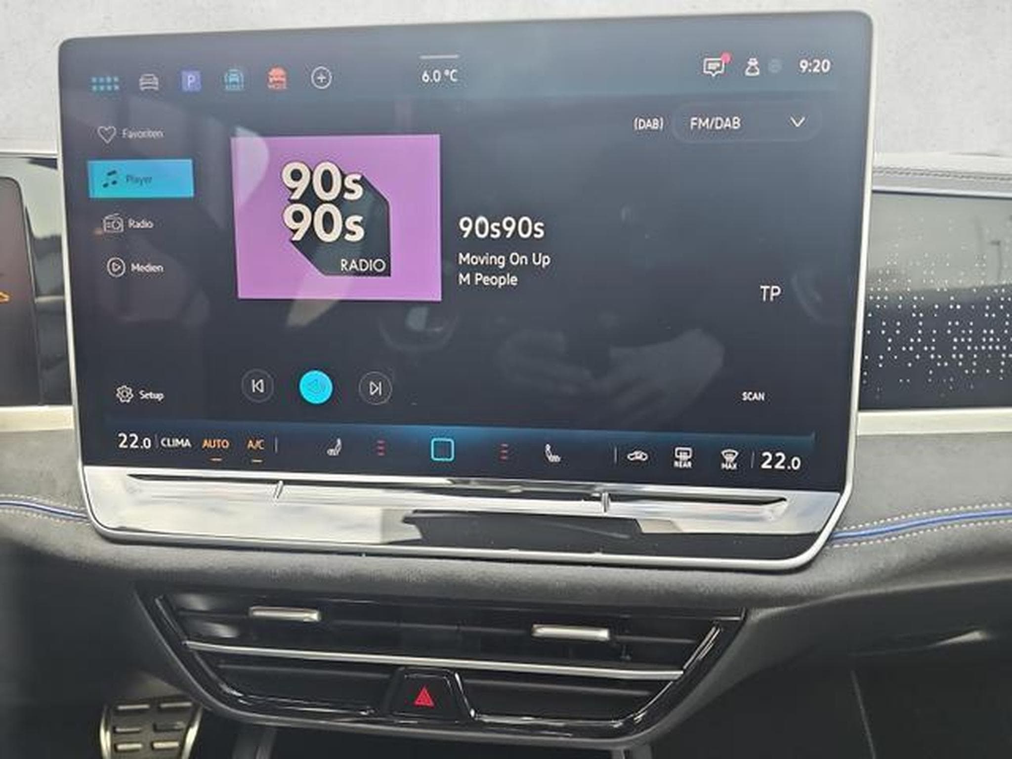 VW Passat Variant 2.0 TDI 142 kW 4Motion R-Line (2025) - Photo 12