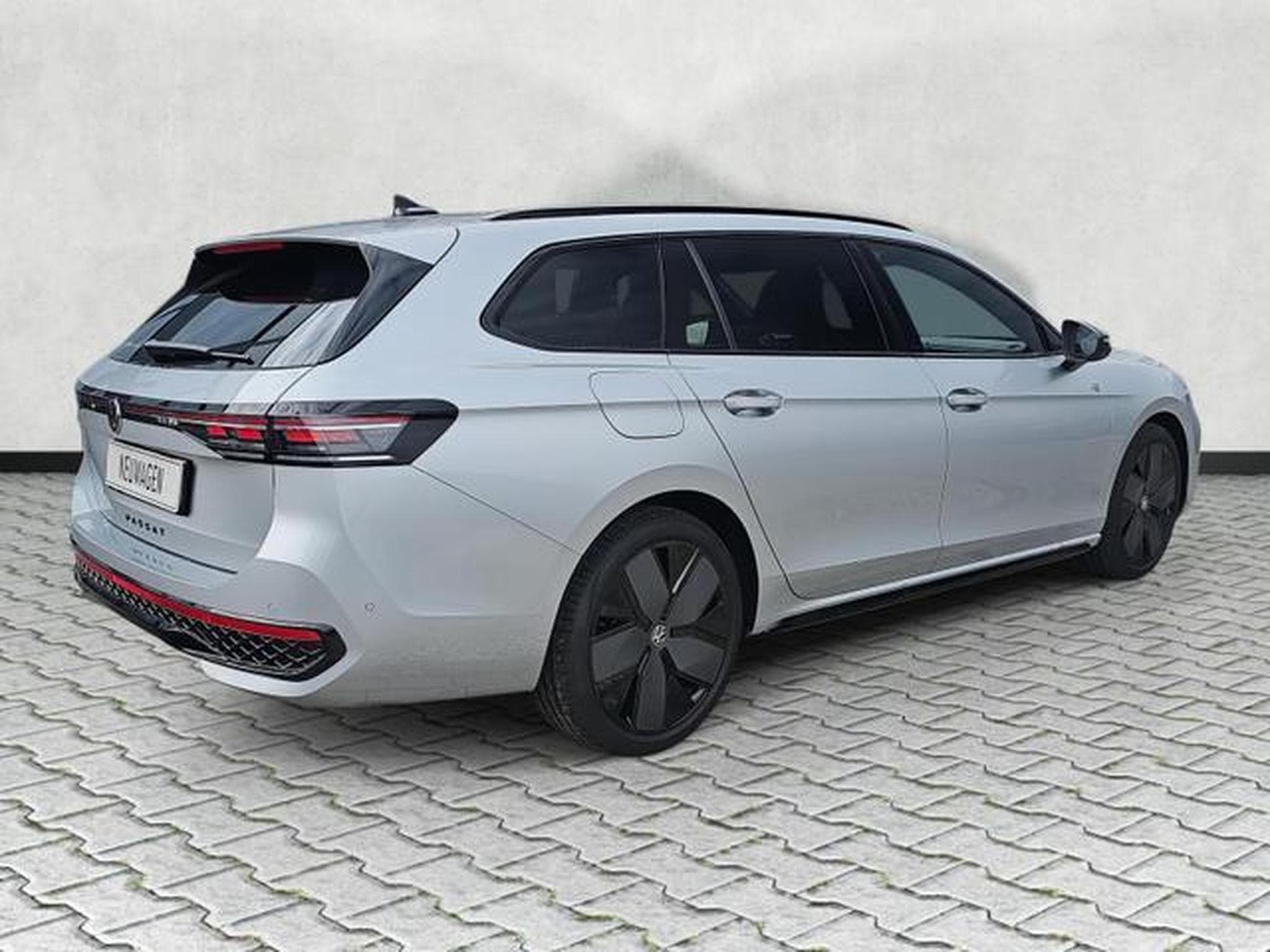 VW Passat Variant 2.0 TDI 142 kW 4Motion R-Line (2025) - Photo 7