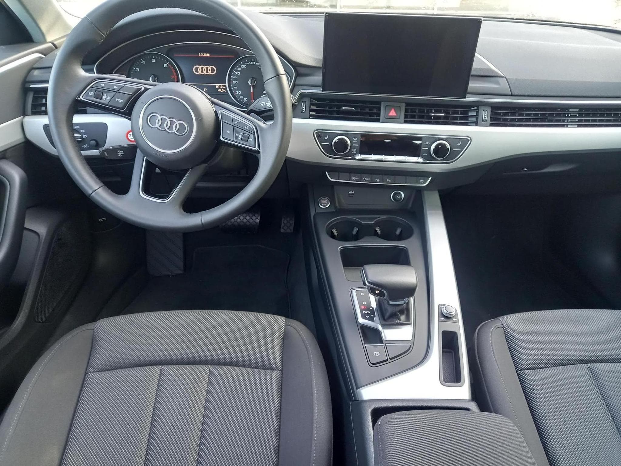 Audi A4 Avant 35 TFSI (2024) - Photo 7