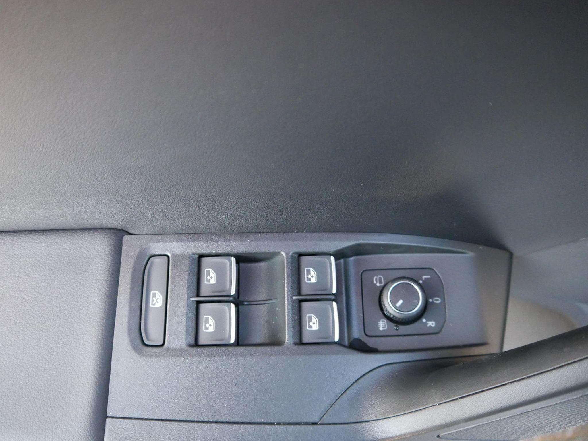 Seat Leon FR 1.5 eTSI DSG (2026) - Photo 8