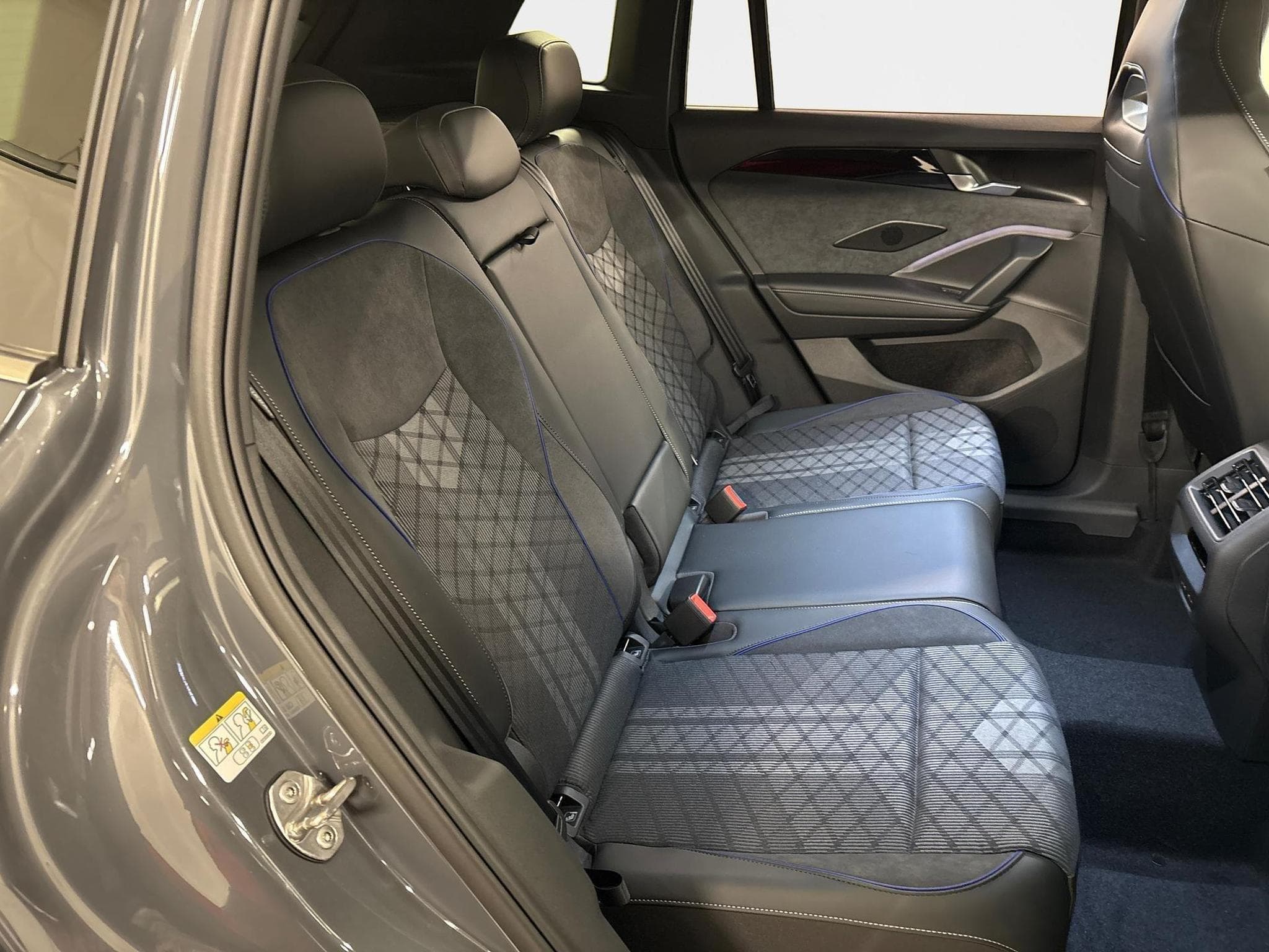 VW Tiguan R-Line (2026) - Foto 22