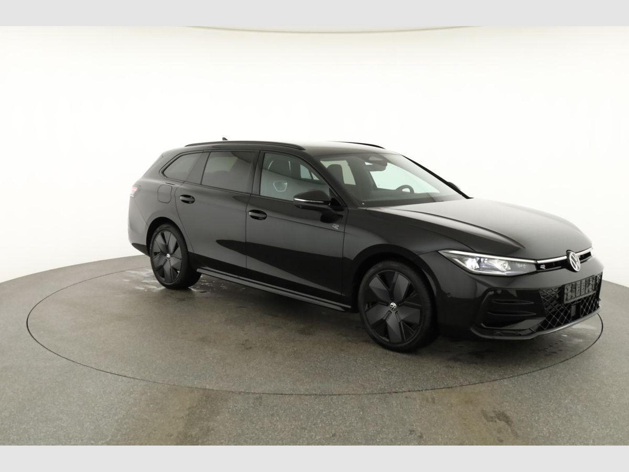 VW Passat Variant 2.0 TDI 142 kW 4Motion R-Line (2026) - Photo 25